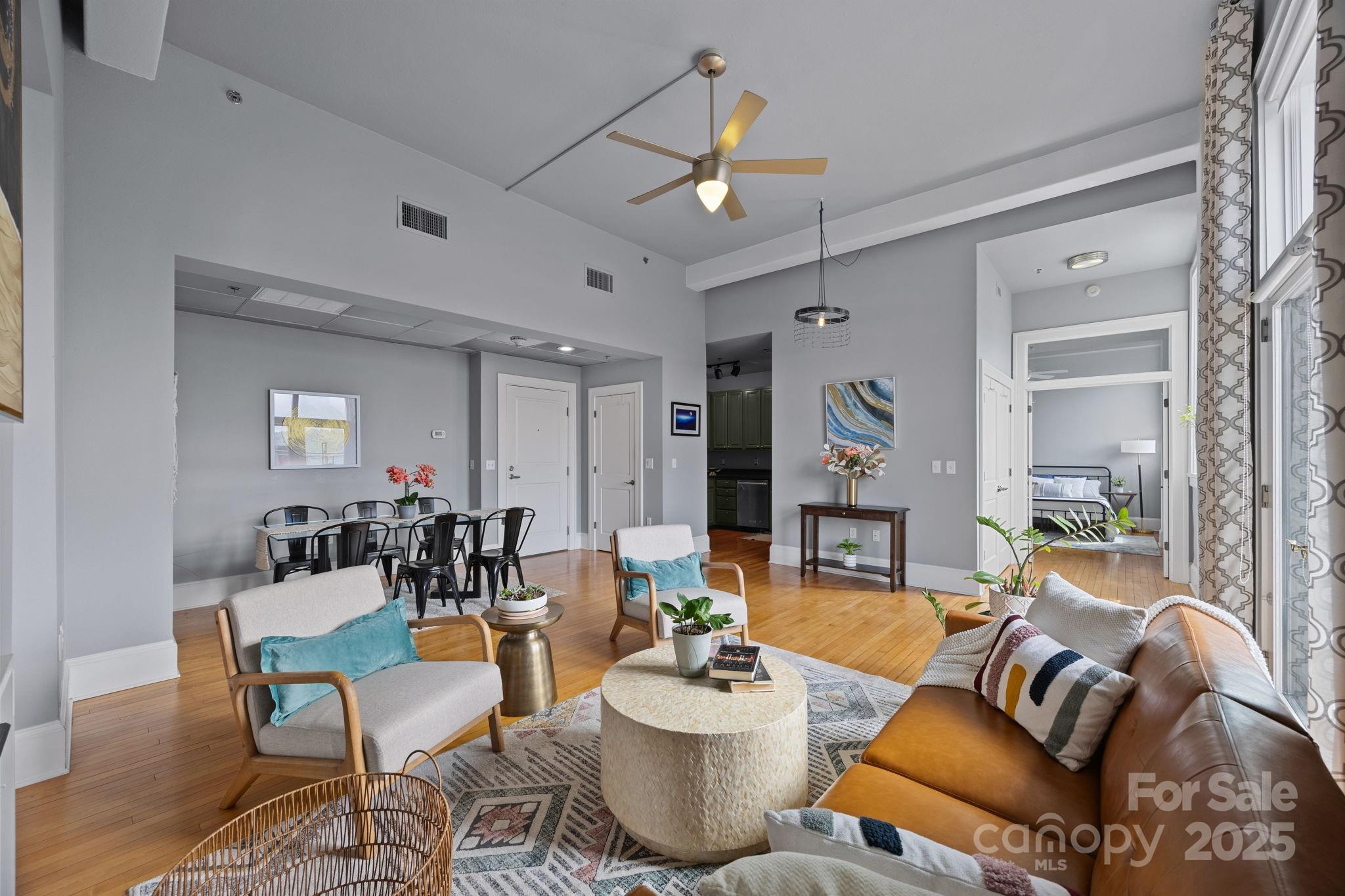 84 W Walnut Street Unit: 405