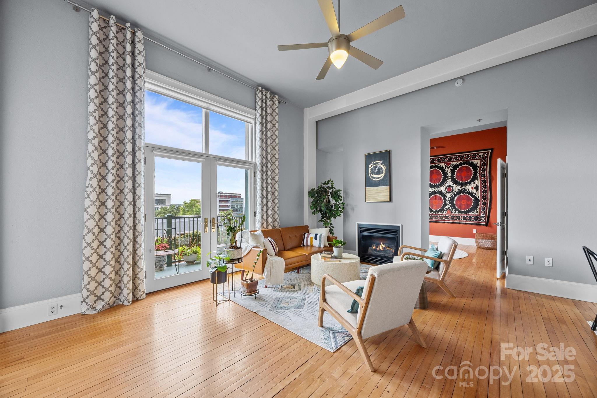 84 W Walnut Street Unit: 405