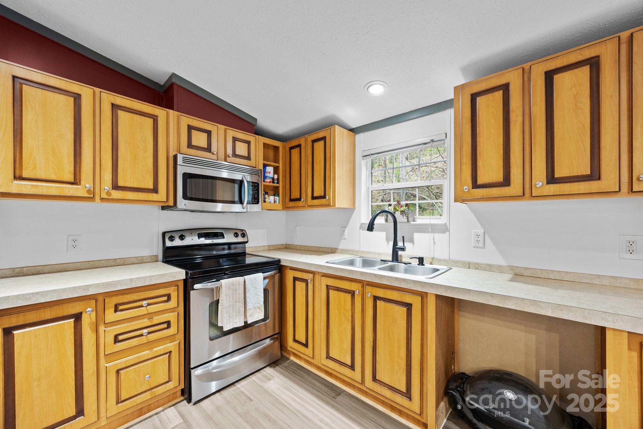 615 School Road E