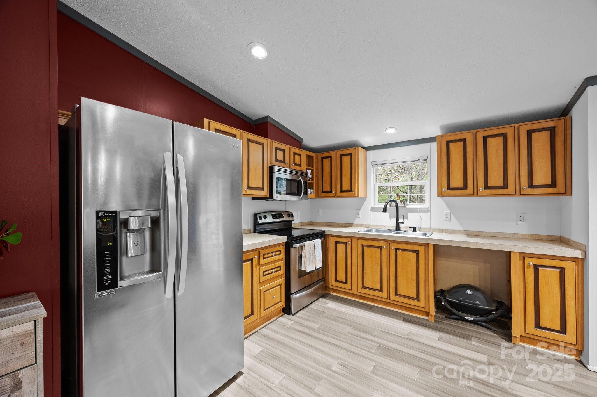 615 School Road E