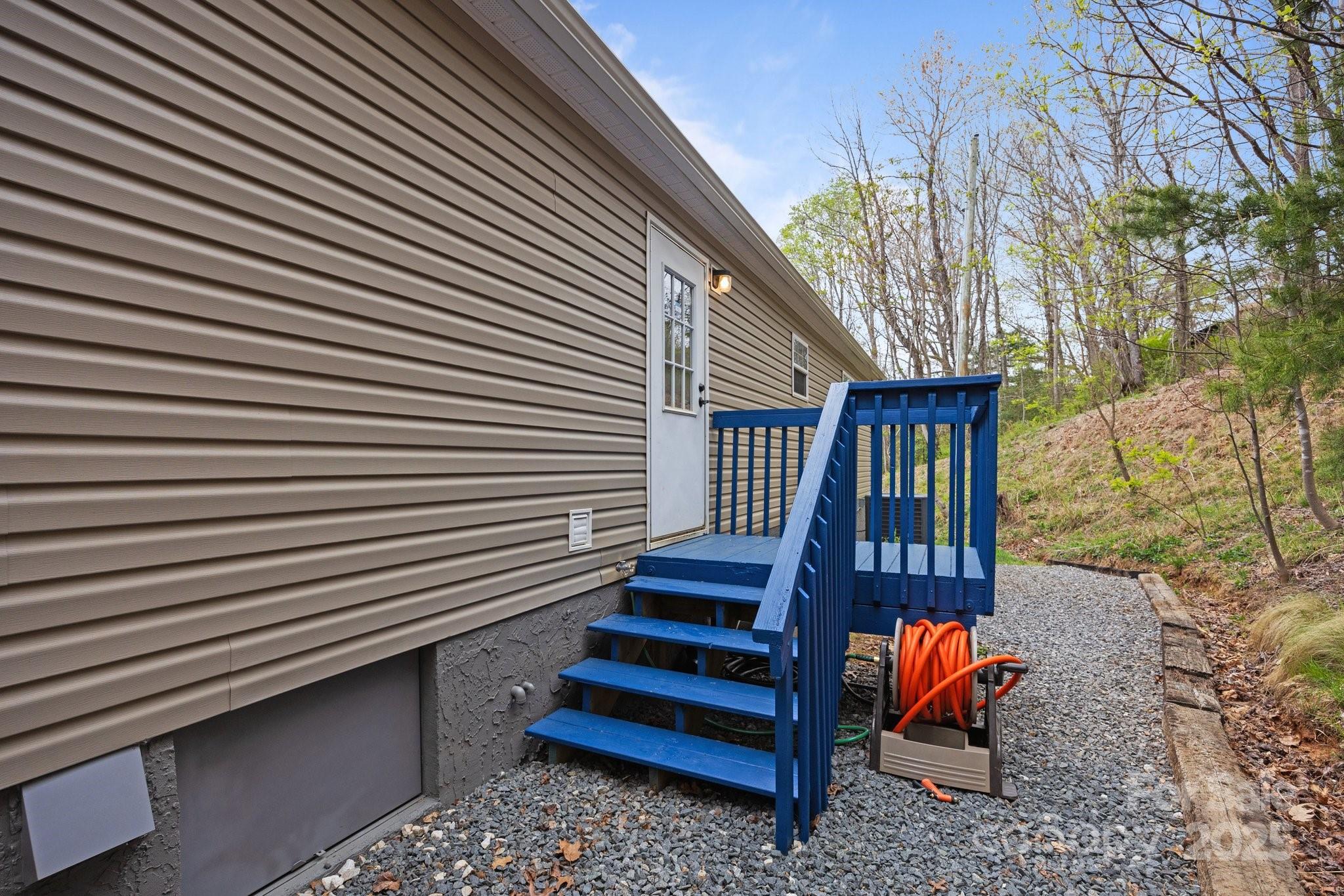 615 School Road E