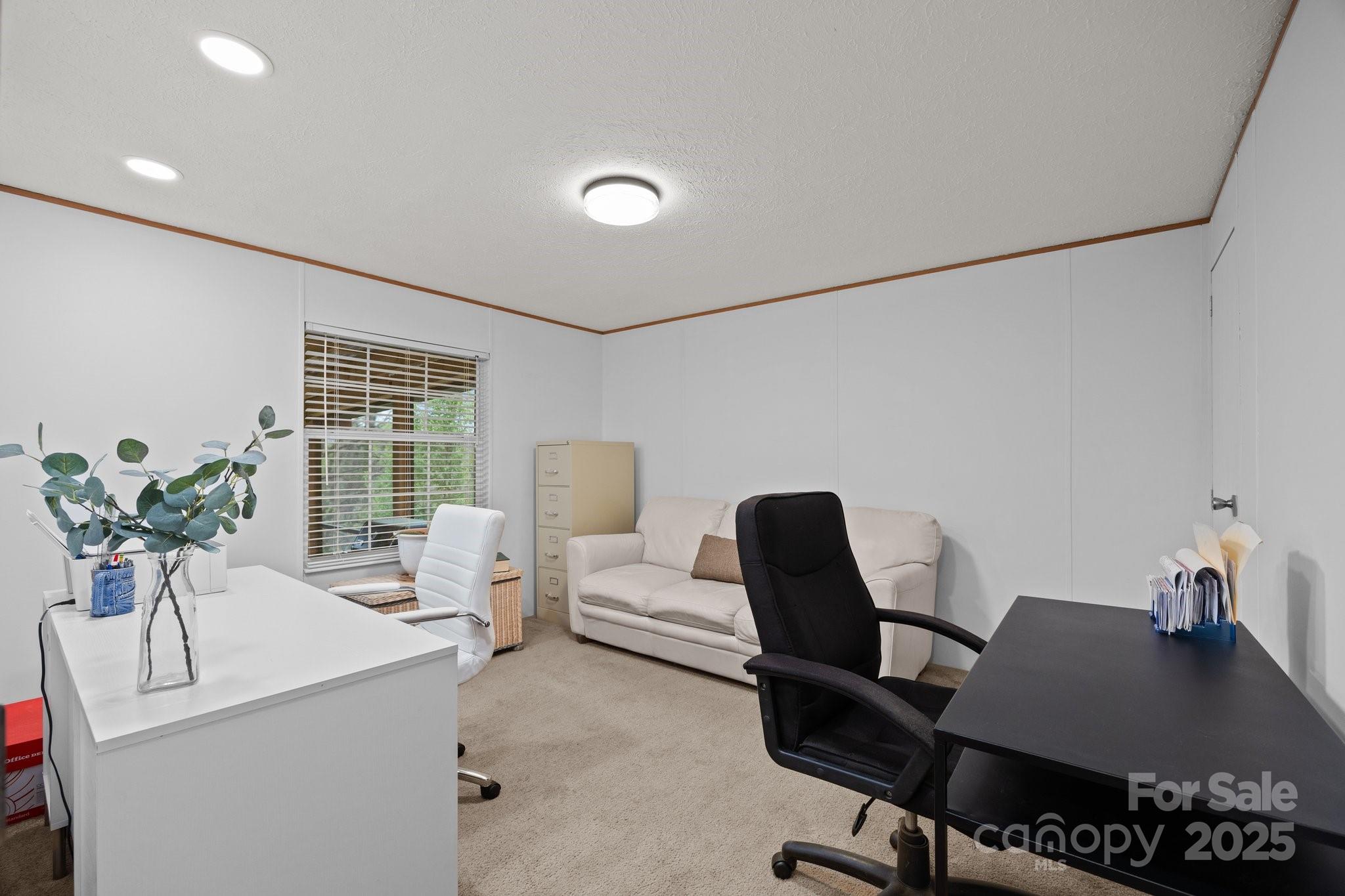 615 School Road E