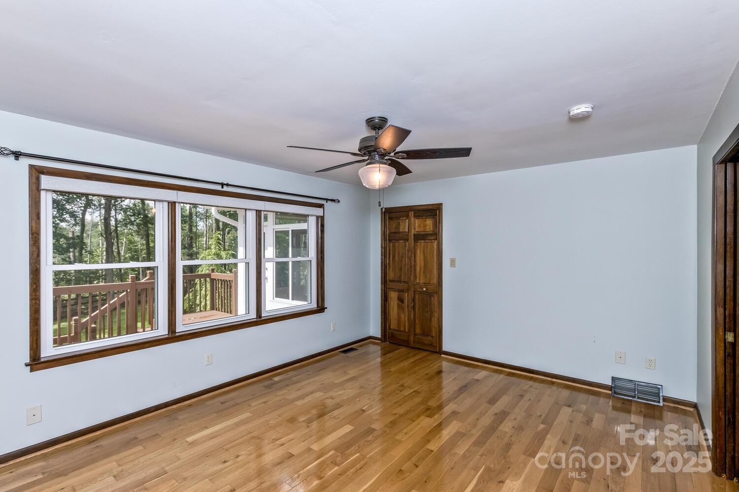 27 Glen Crest Drive
