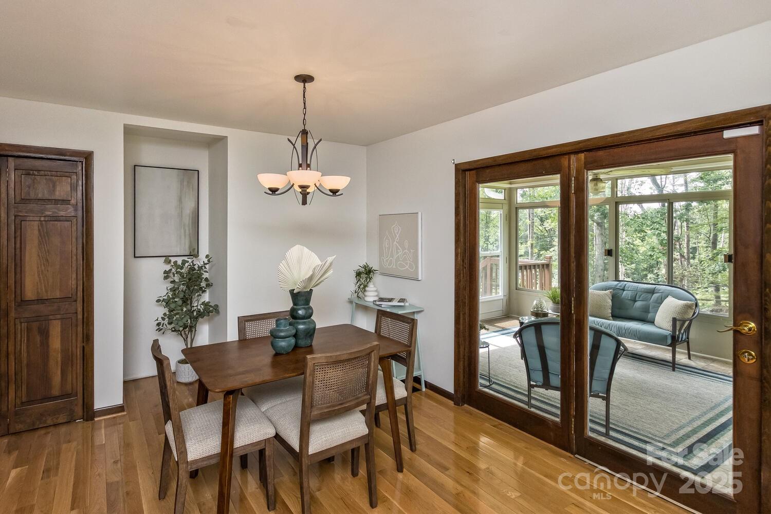 27 Glen Crest Drive