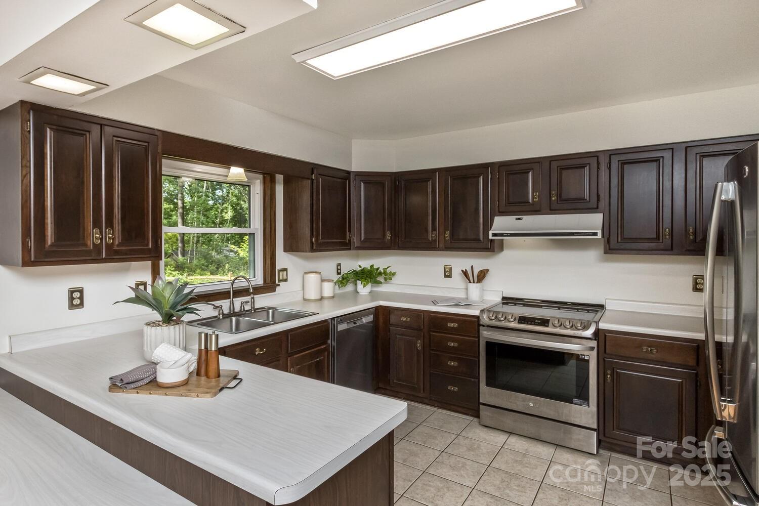 27 Glen Crest Drive