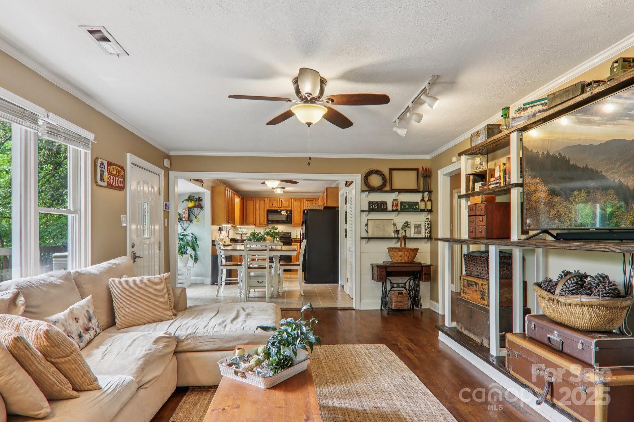 416 S Cherokee Avenue