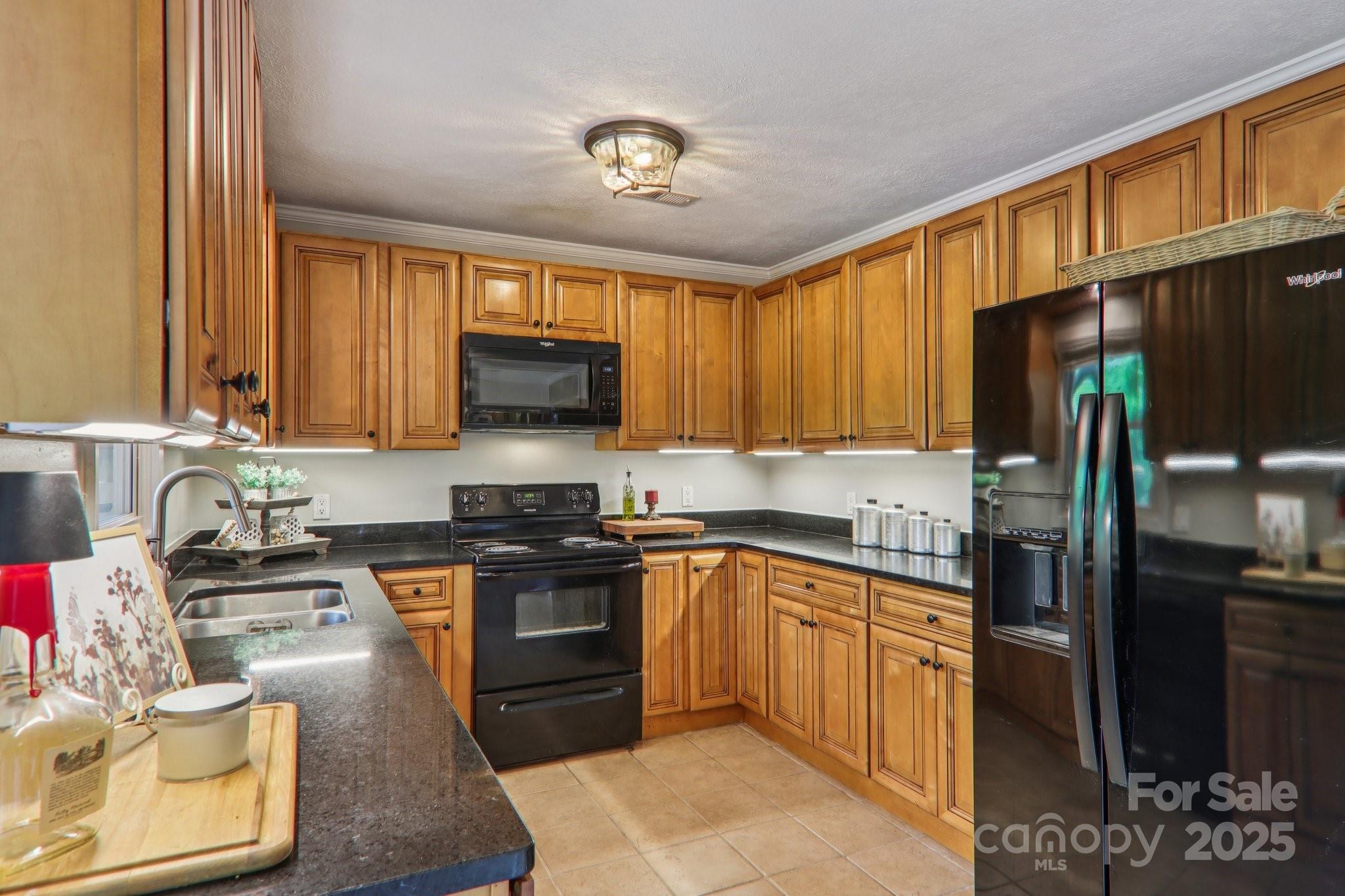 416 S Cherokee Avenue
