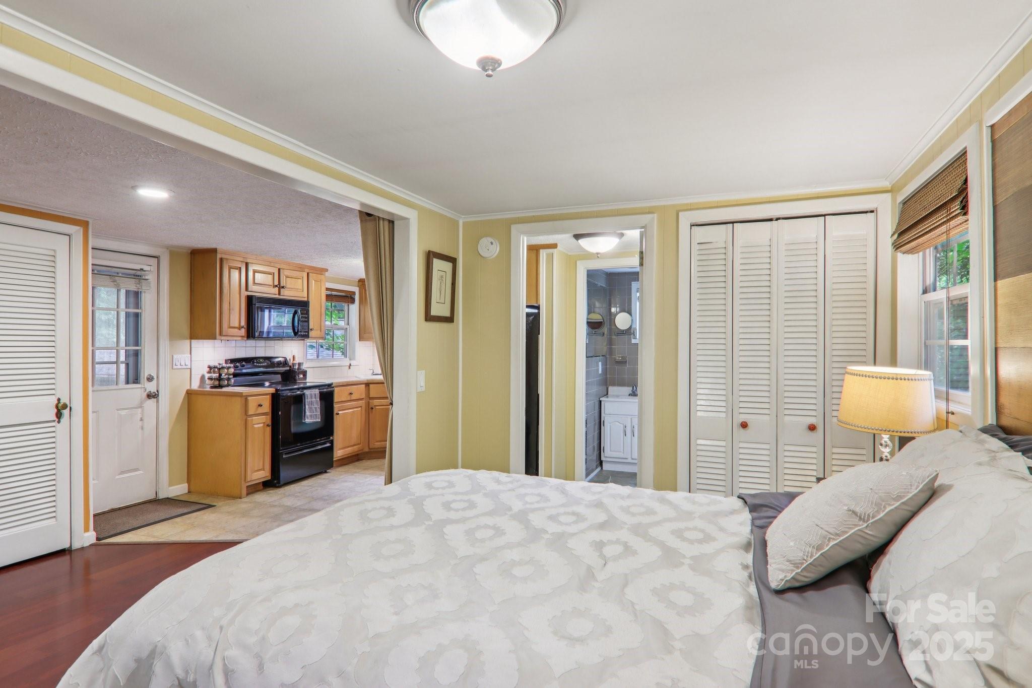 416 S Cherokee Avenue