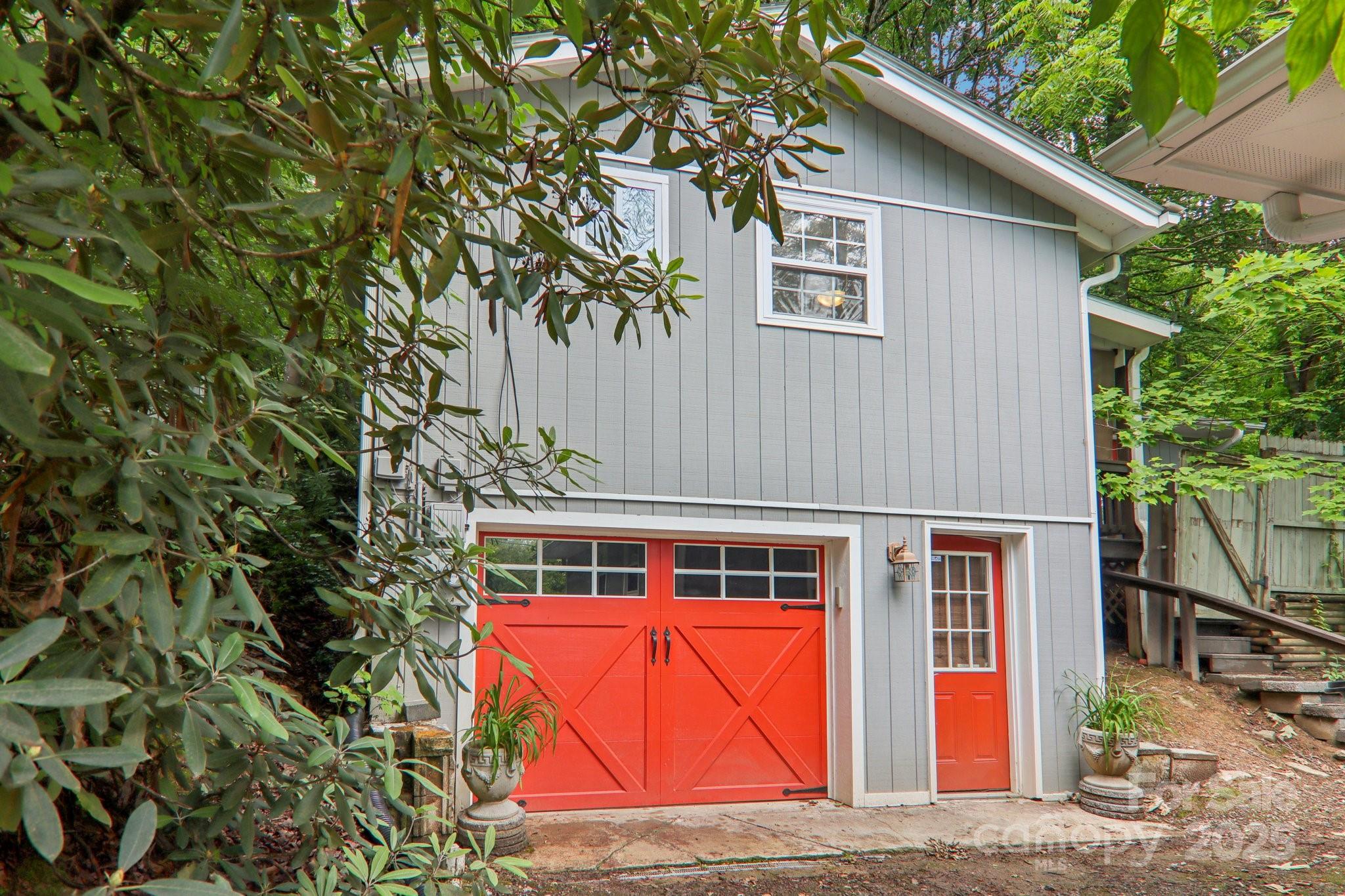 416 S Cherokee Avenue