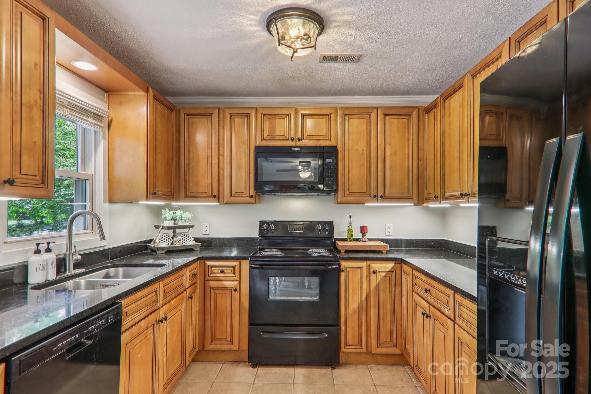 416 S Cherokee Avenue