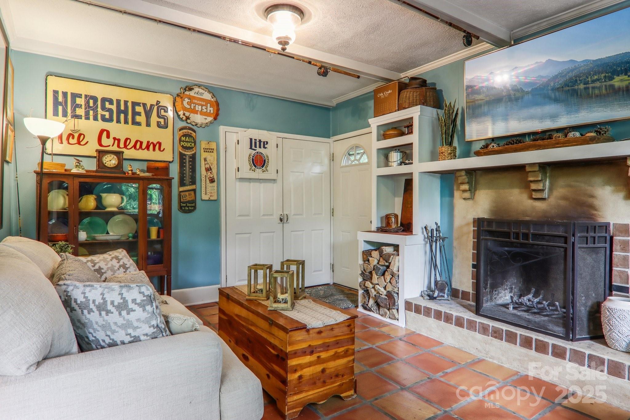 416 S Cherokee Avenue