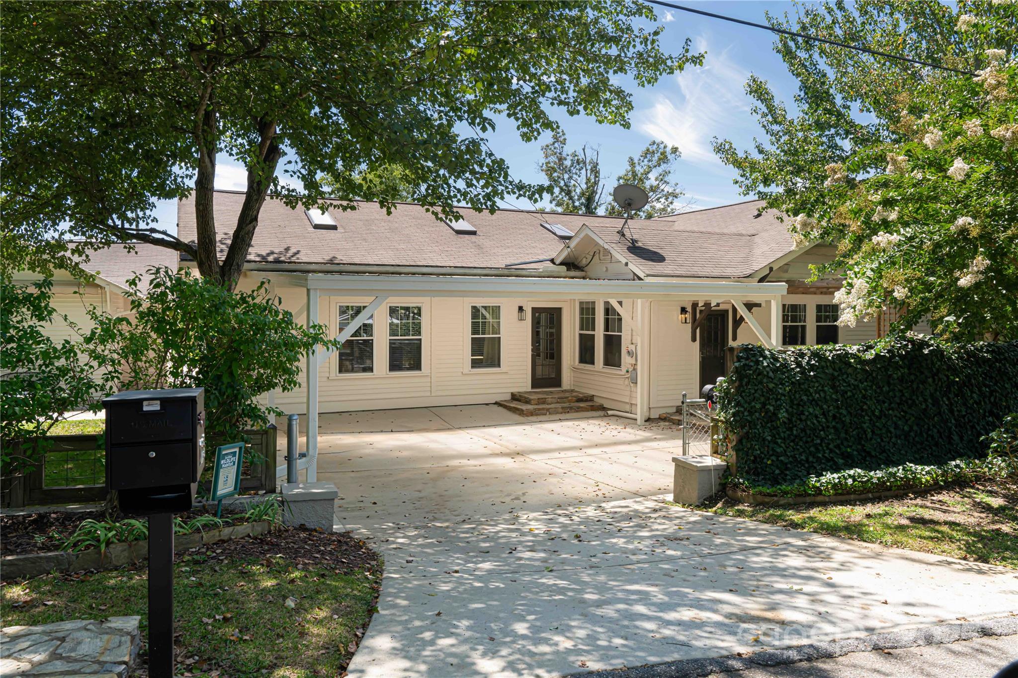 123 N Main Street