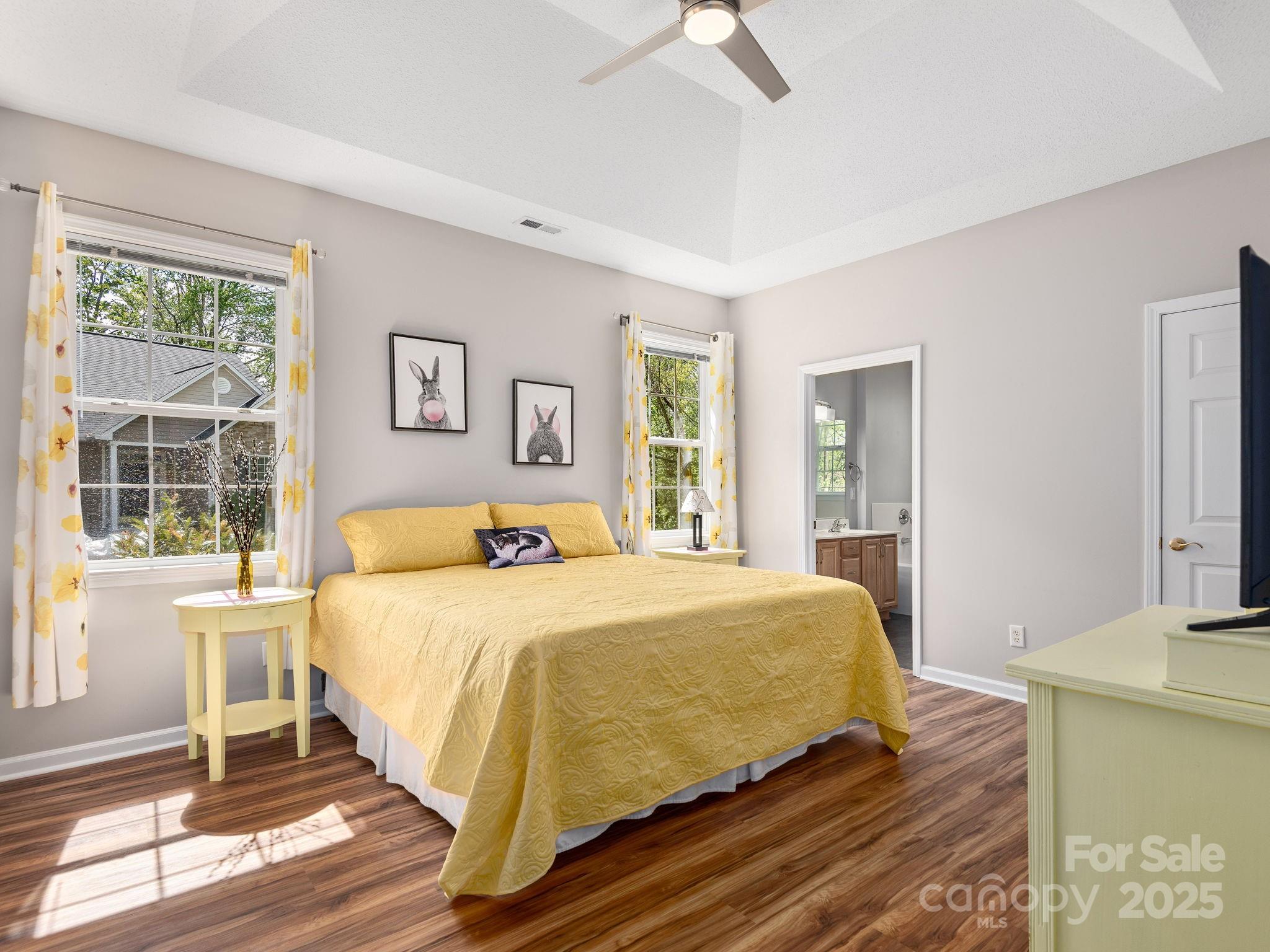 17 Hollow Crest Way