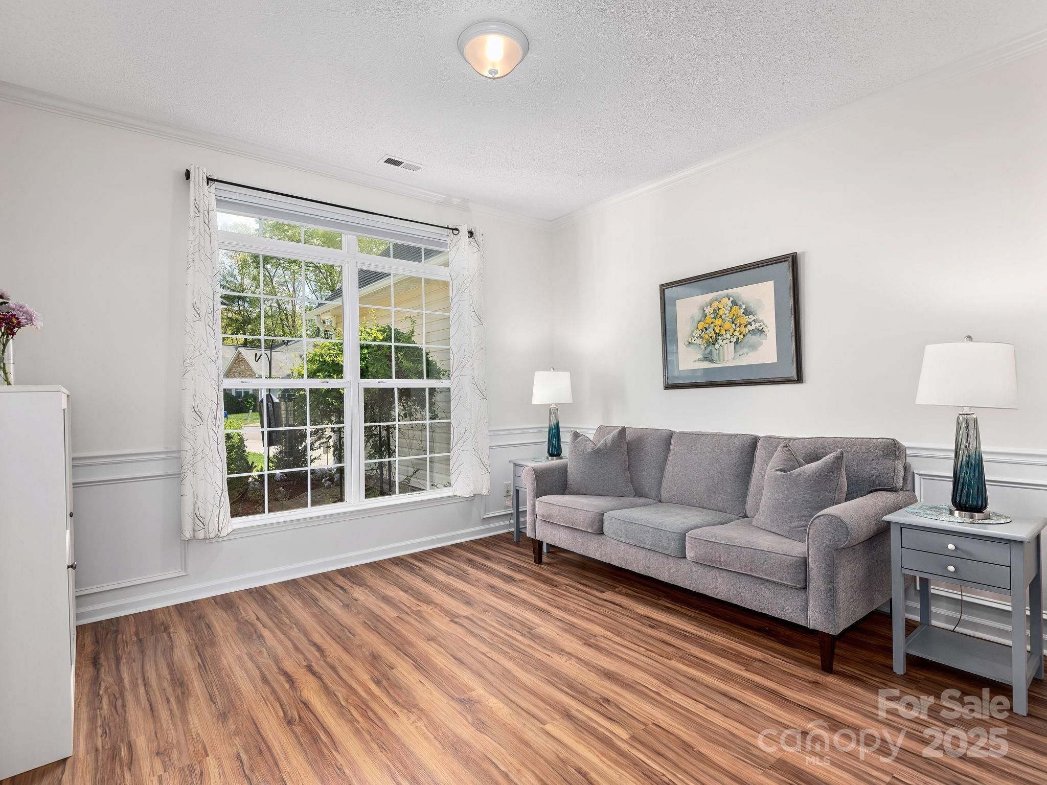 17 Hollow Crest Way