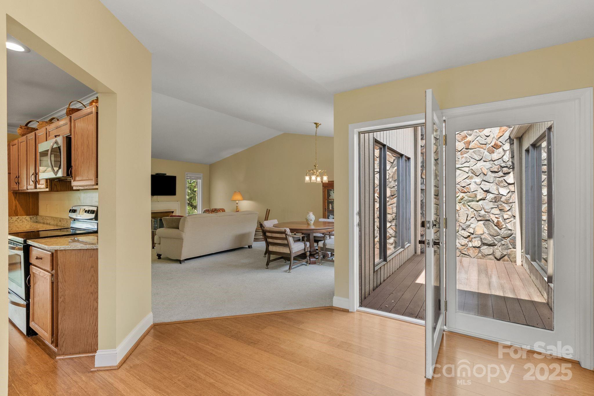 120 Cloverleaf Lane