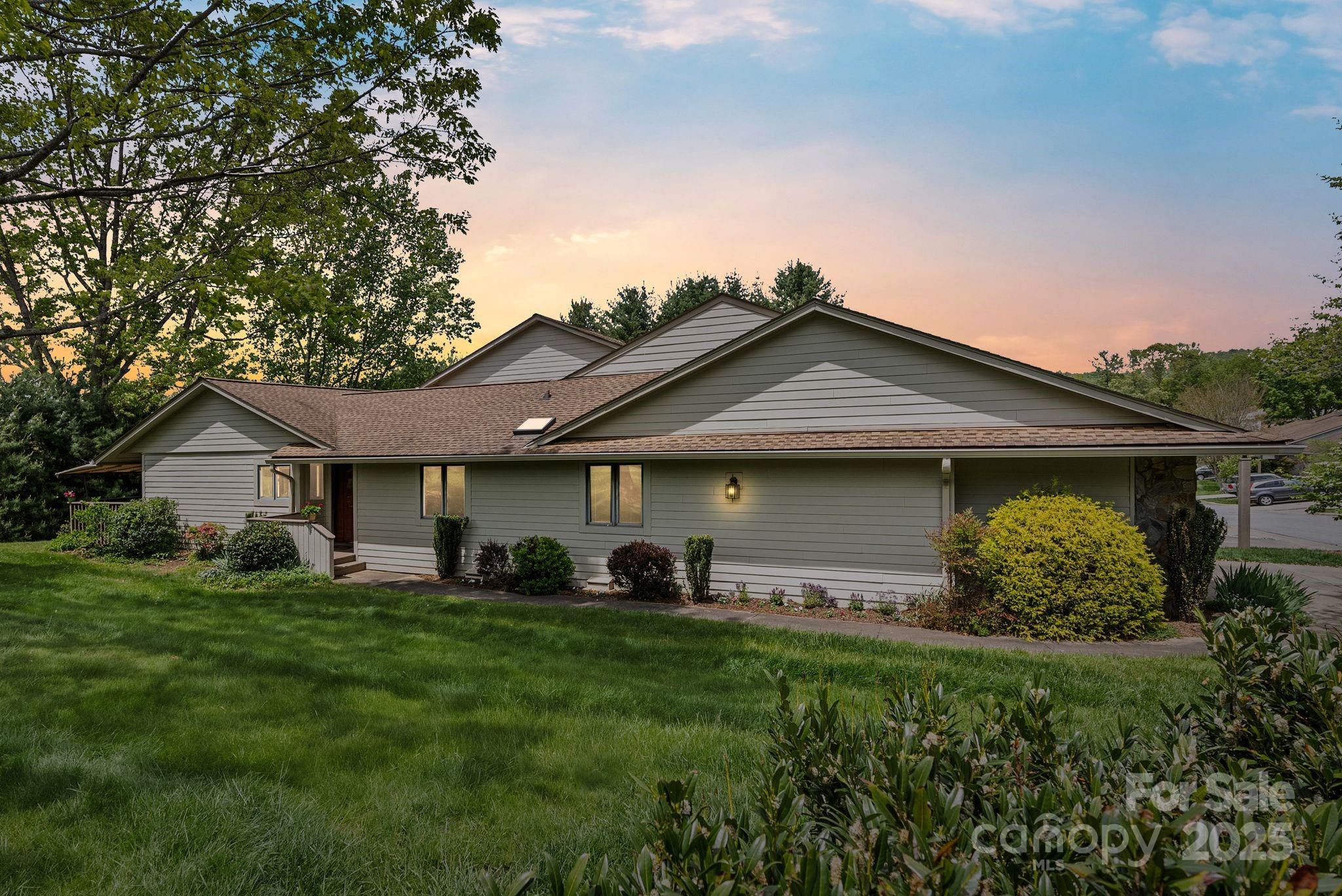 120 Cloverleaf Lane