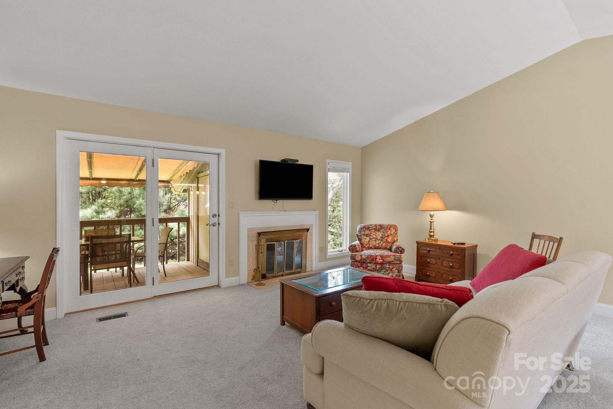 120 Cloverleaf Lane