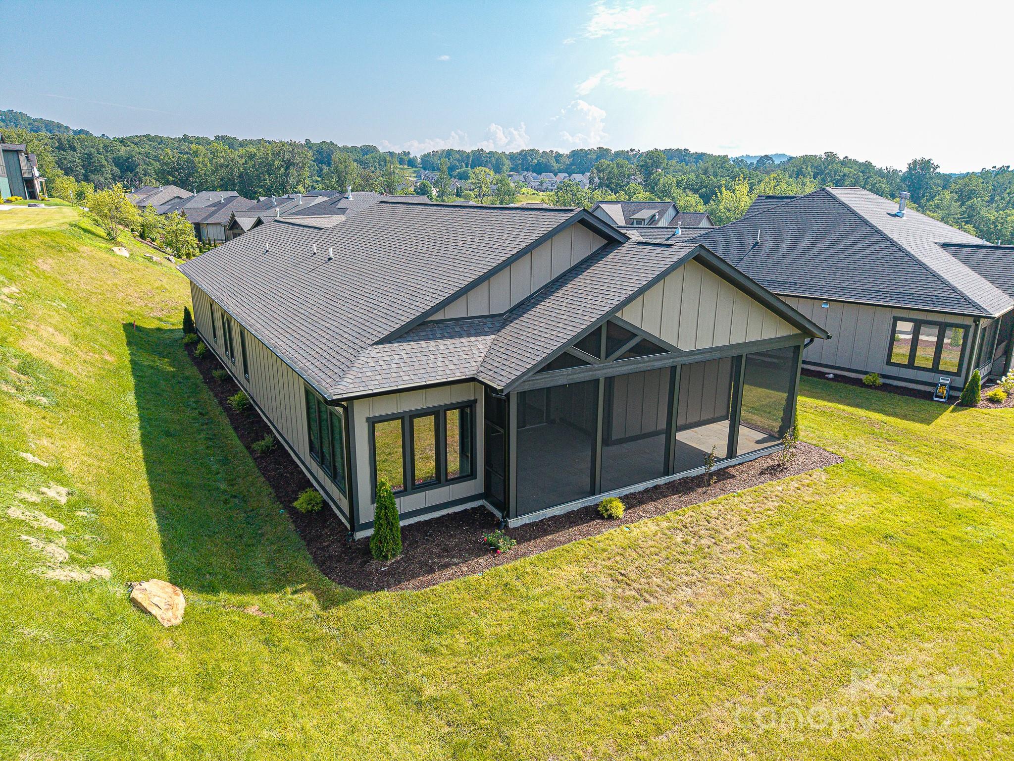 327 Avery Trail Drive Unit: 33