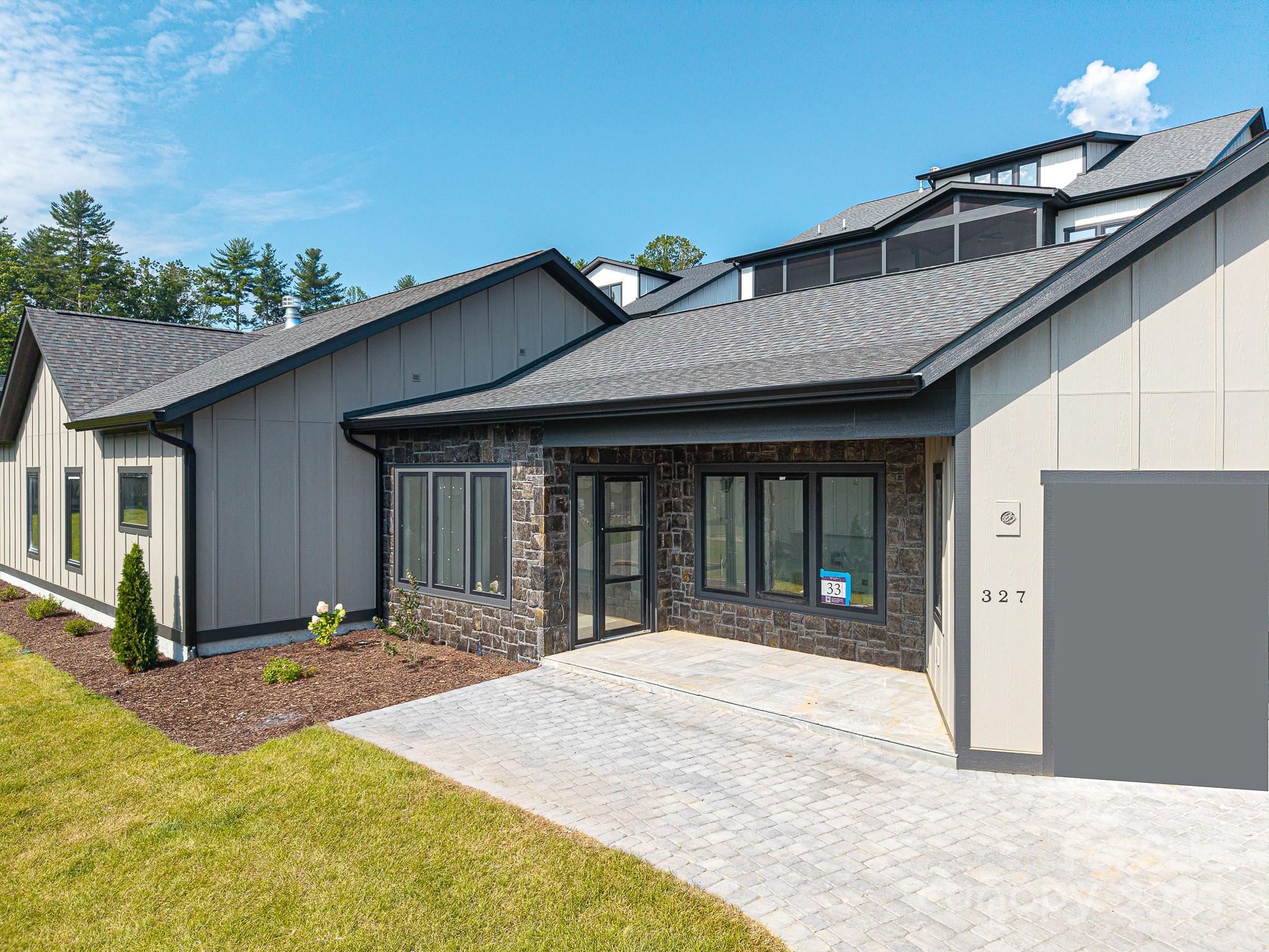 327 Avery Trail Drive Unit: 33