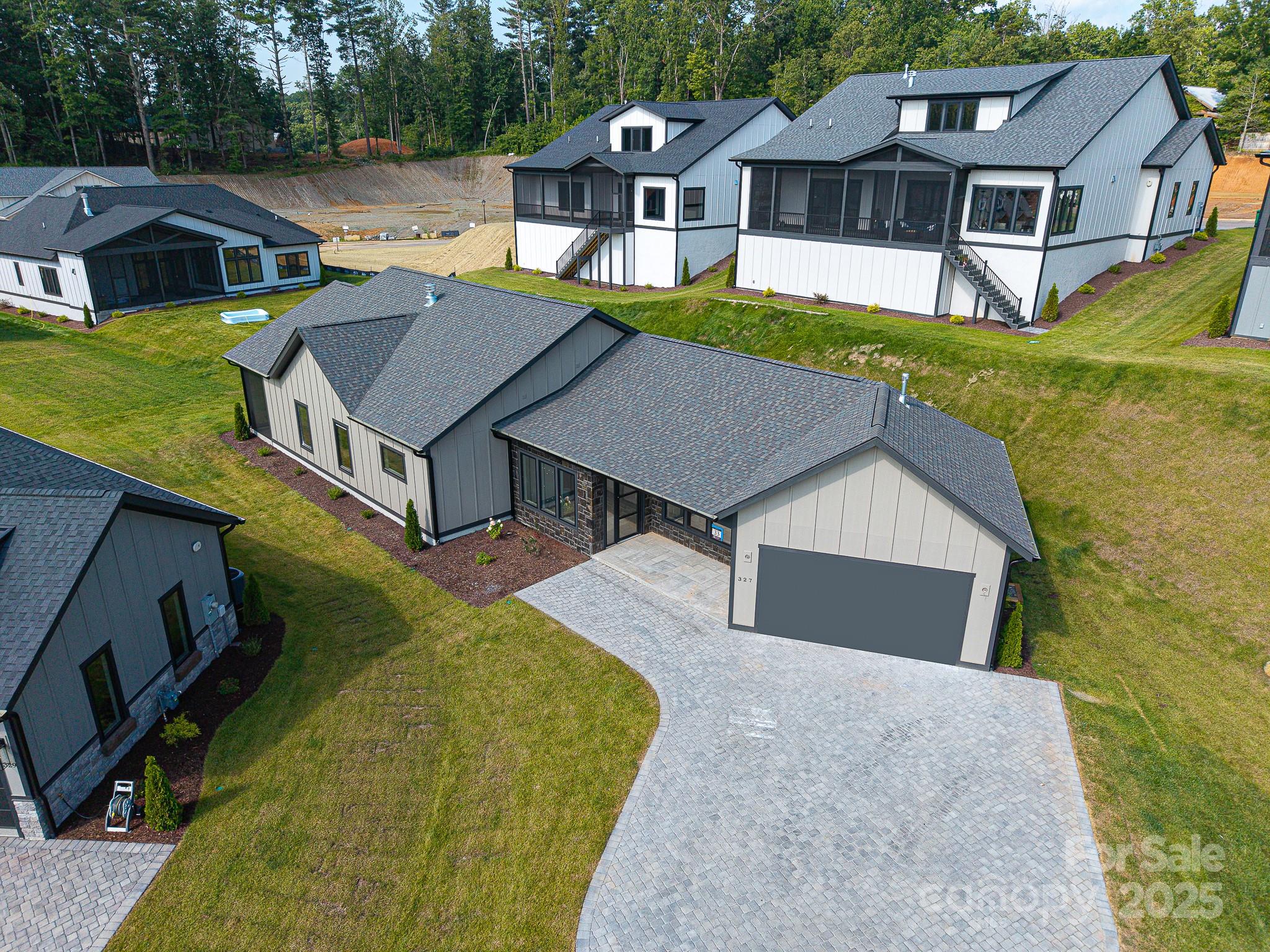 327 Avery Trail Drive Unit: 33