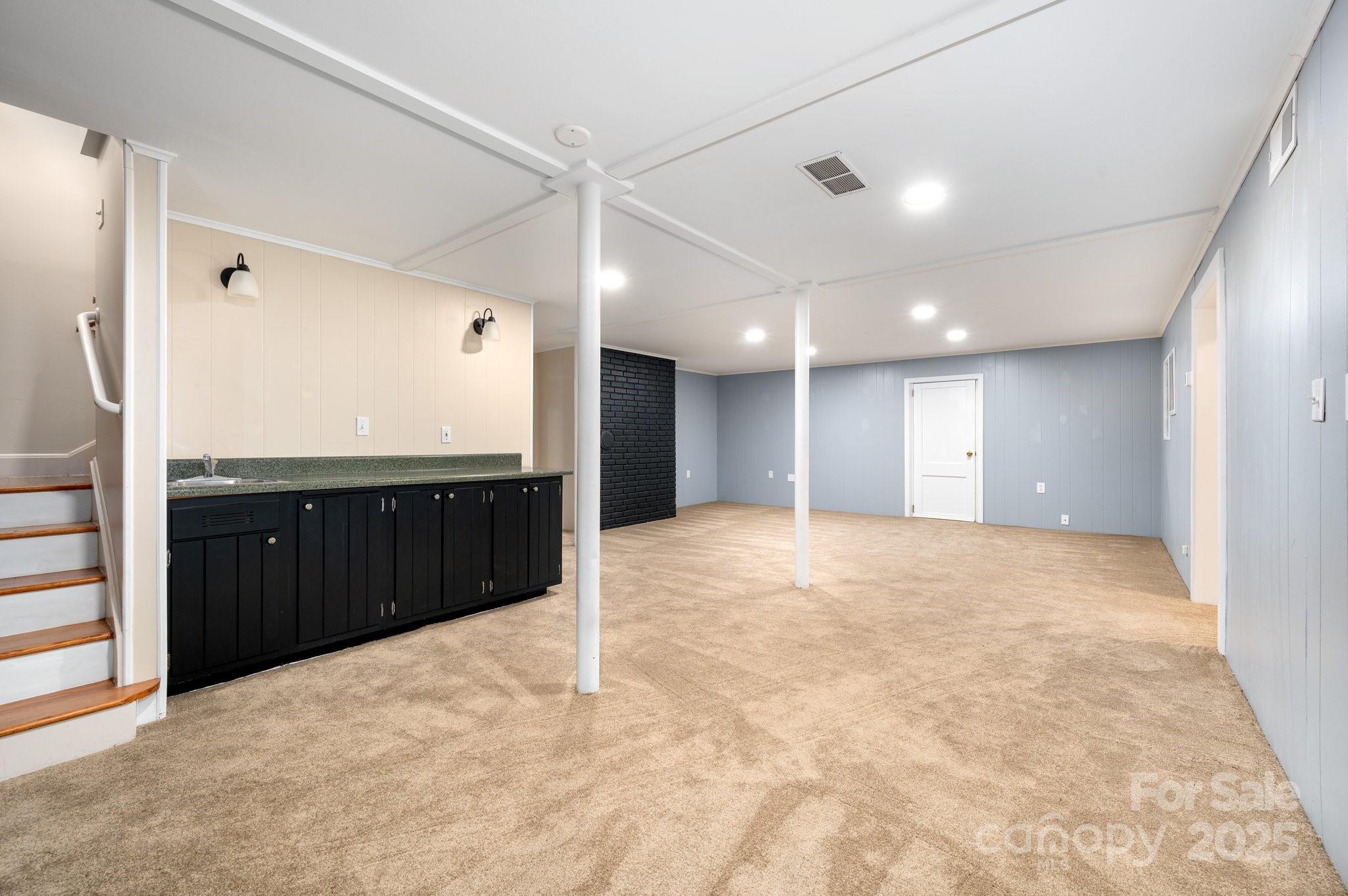 200 Allen Mountain Drive