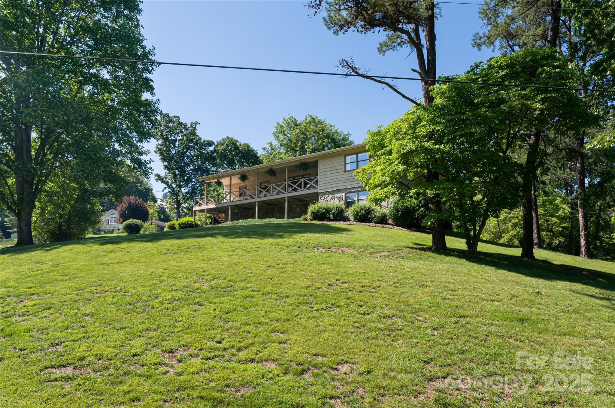 16 Royal Ridge