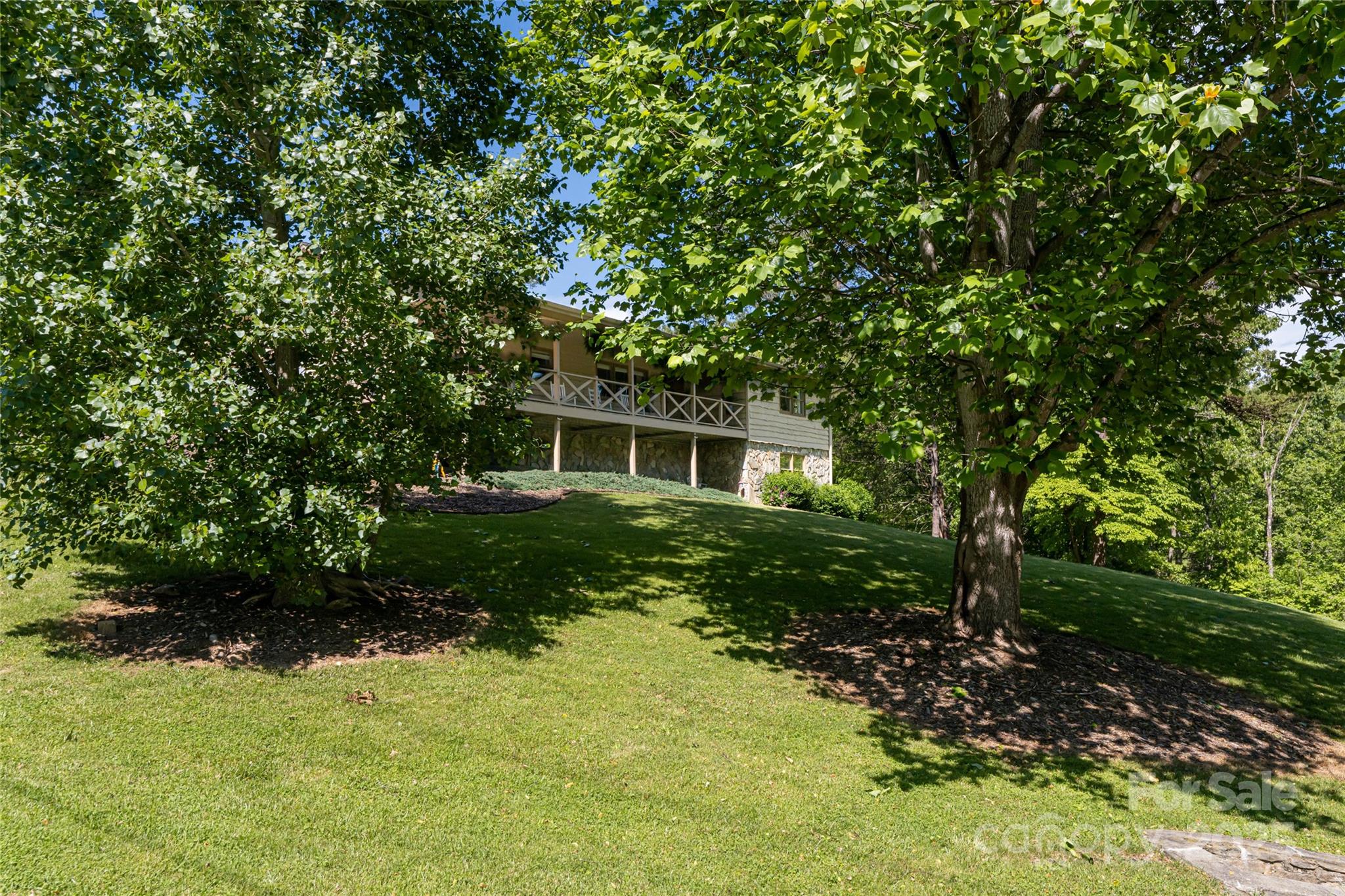 16 Royal Ridge