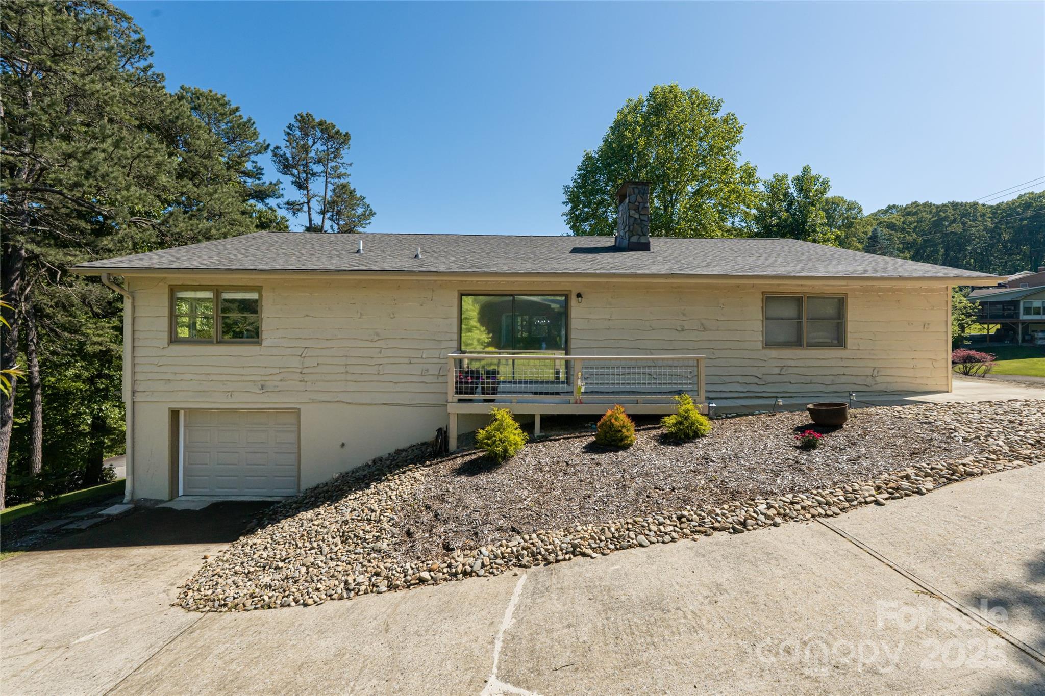 16 Royal Ridge