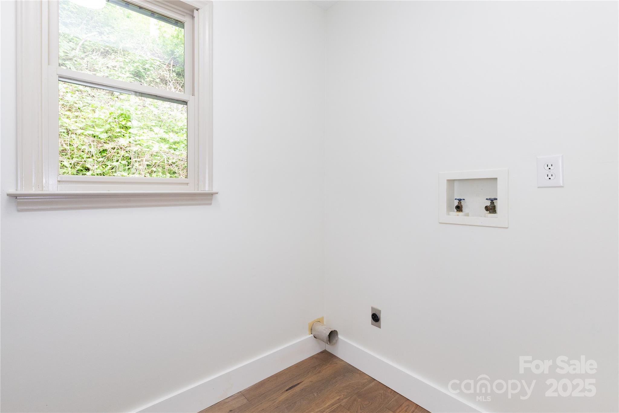214 Hidden Creek Lane