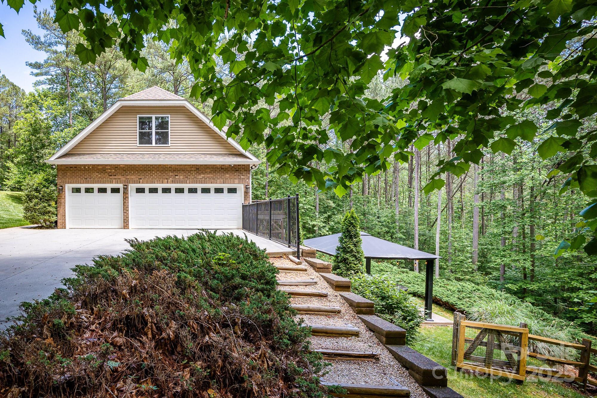206 Ridge Top Drive