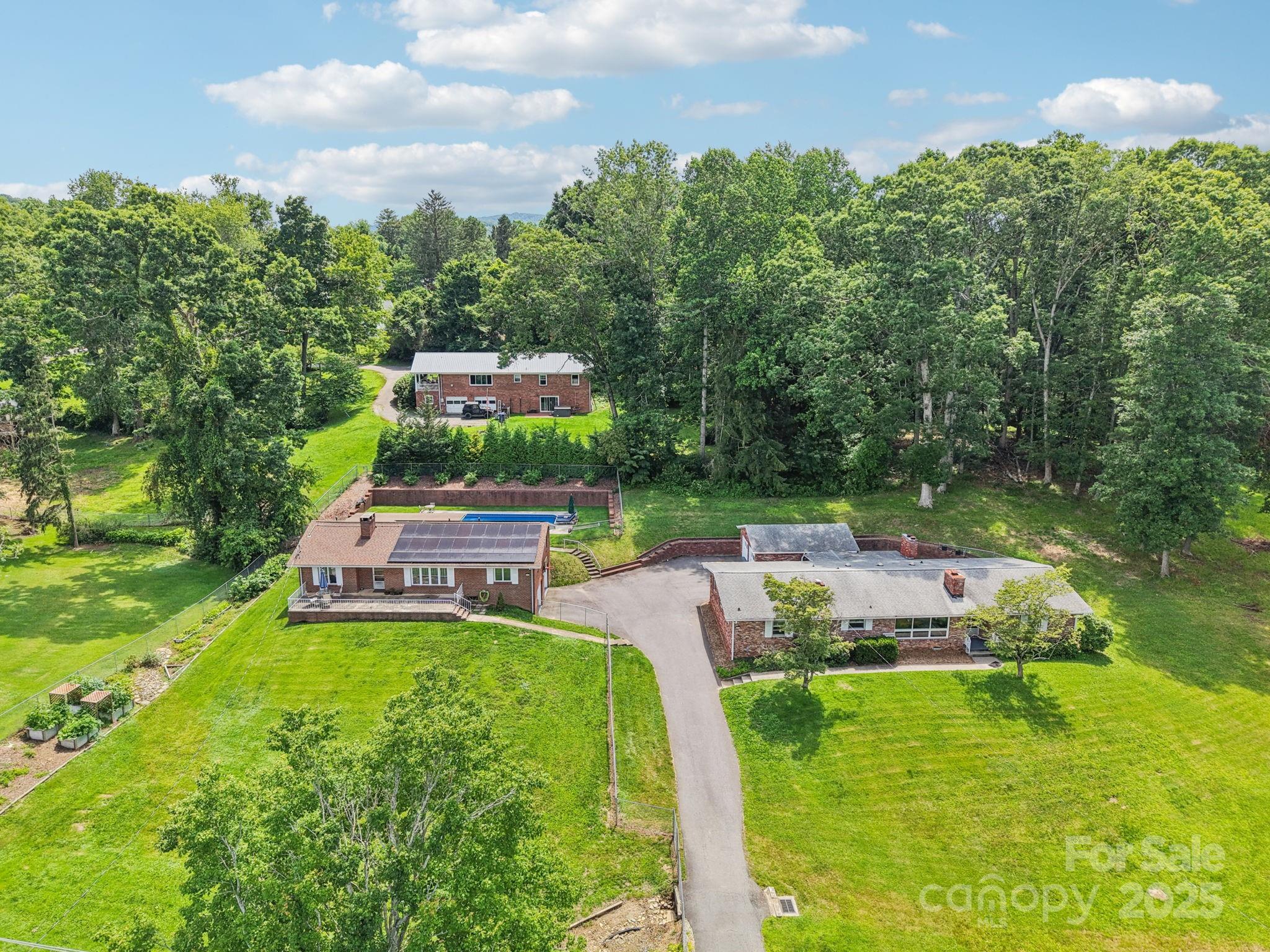 318 Old Leicester Highway