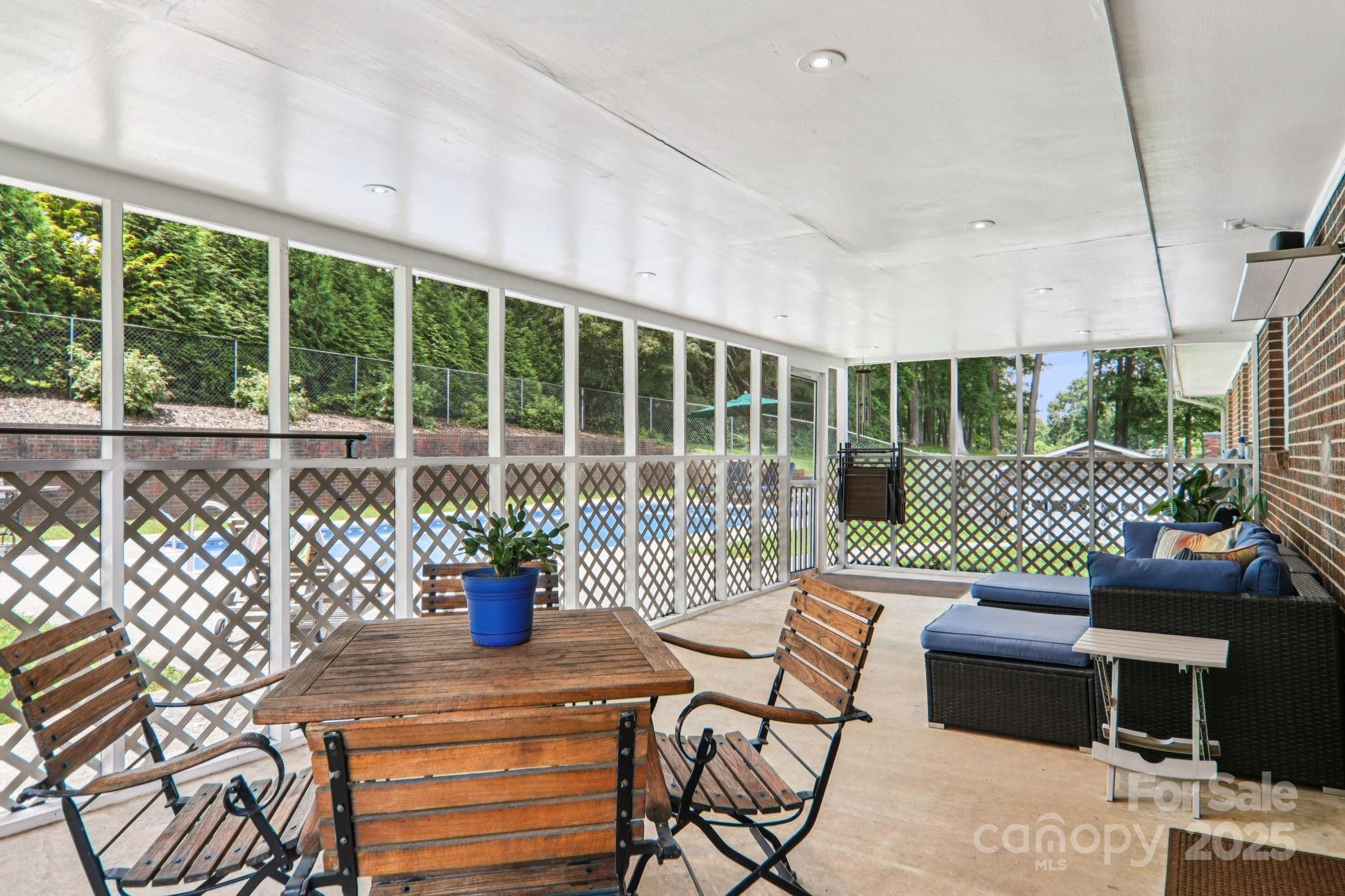 318 Old Leicester Highway