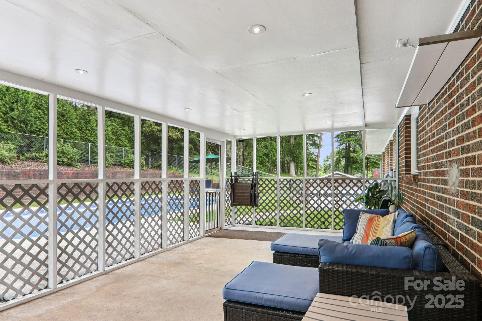 318 Old Leicester Highway