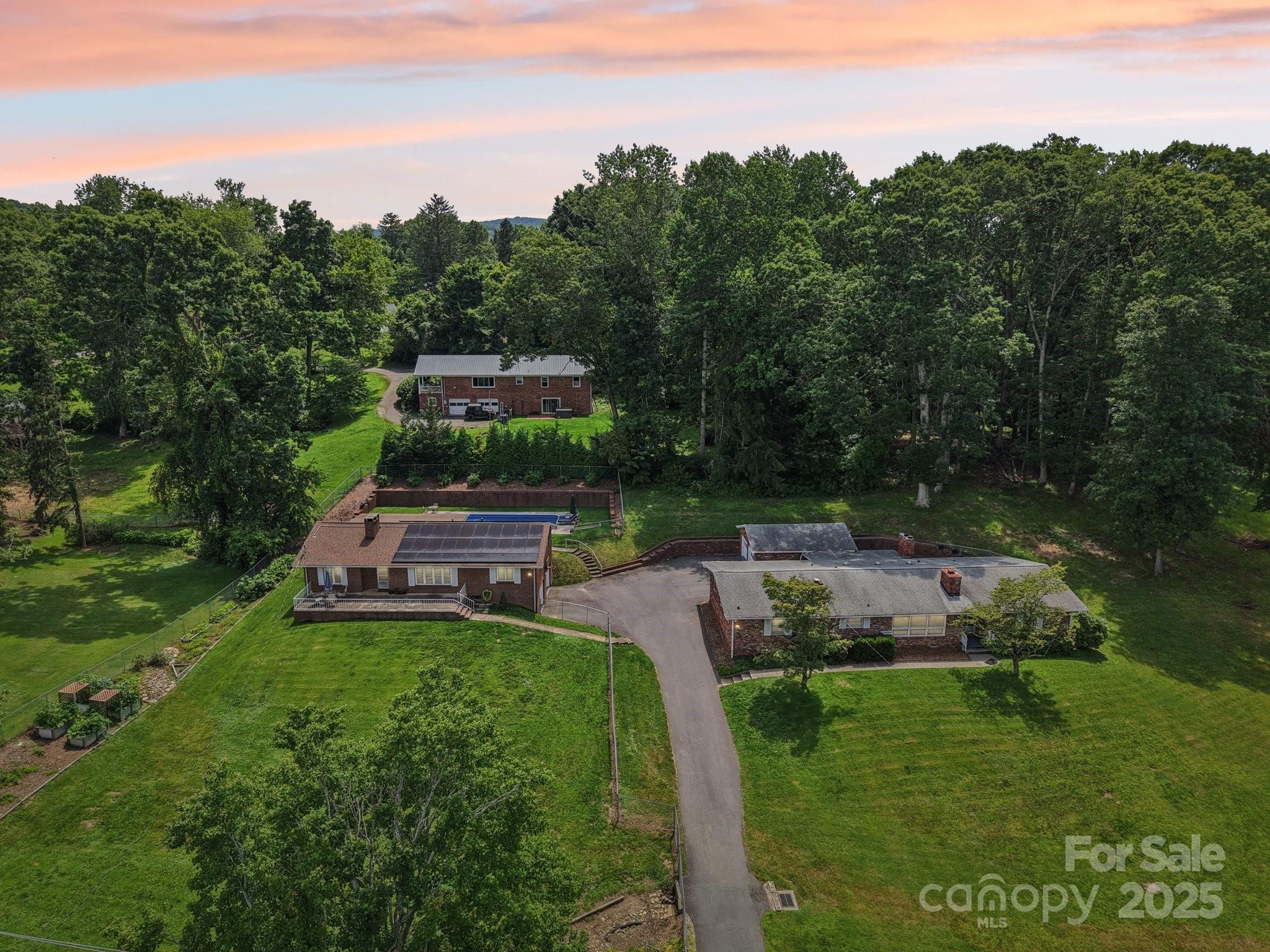 318 Old Leicester Highway