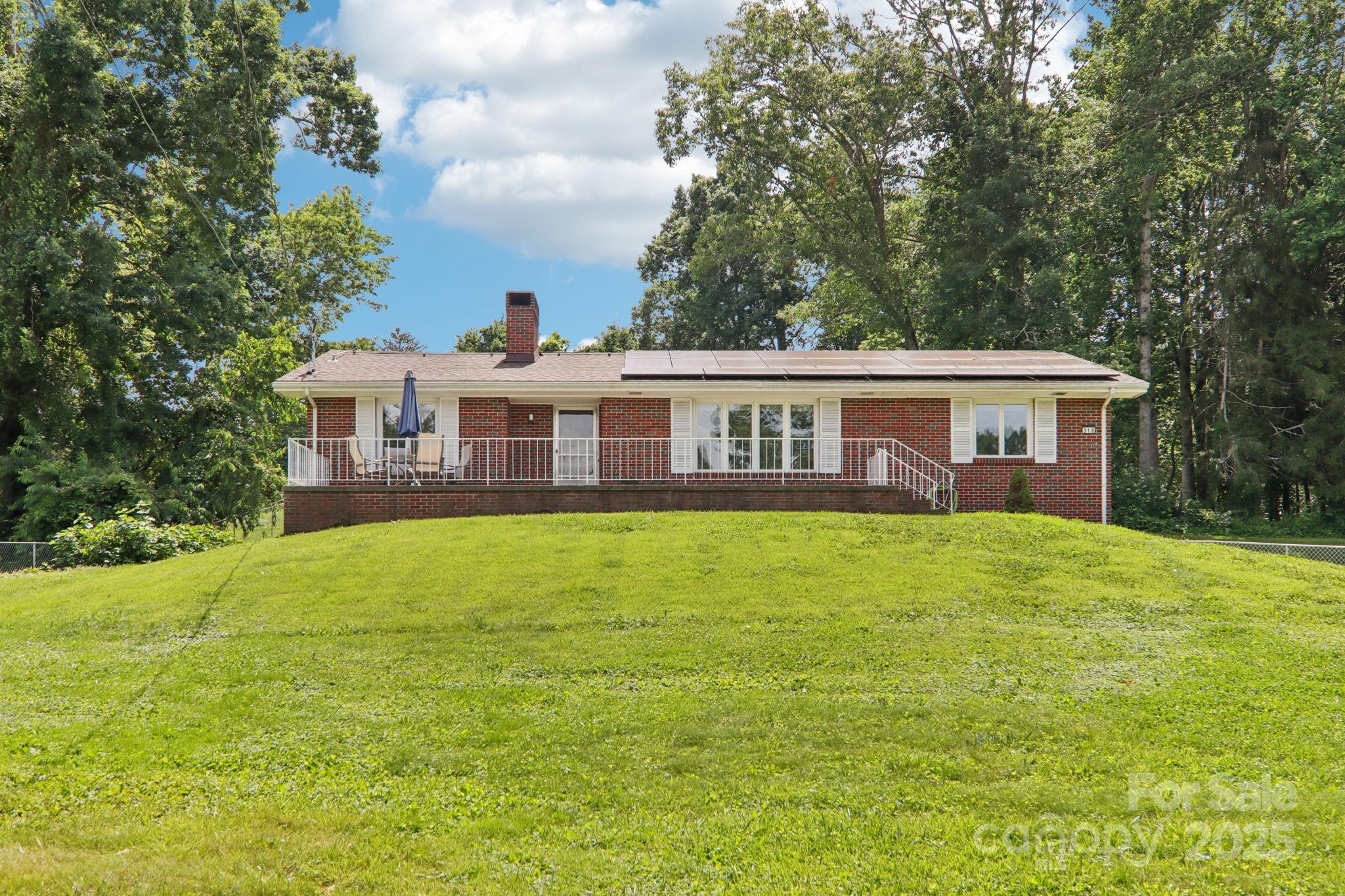 318 Old Leicester Highway