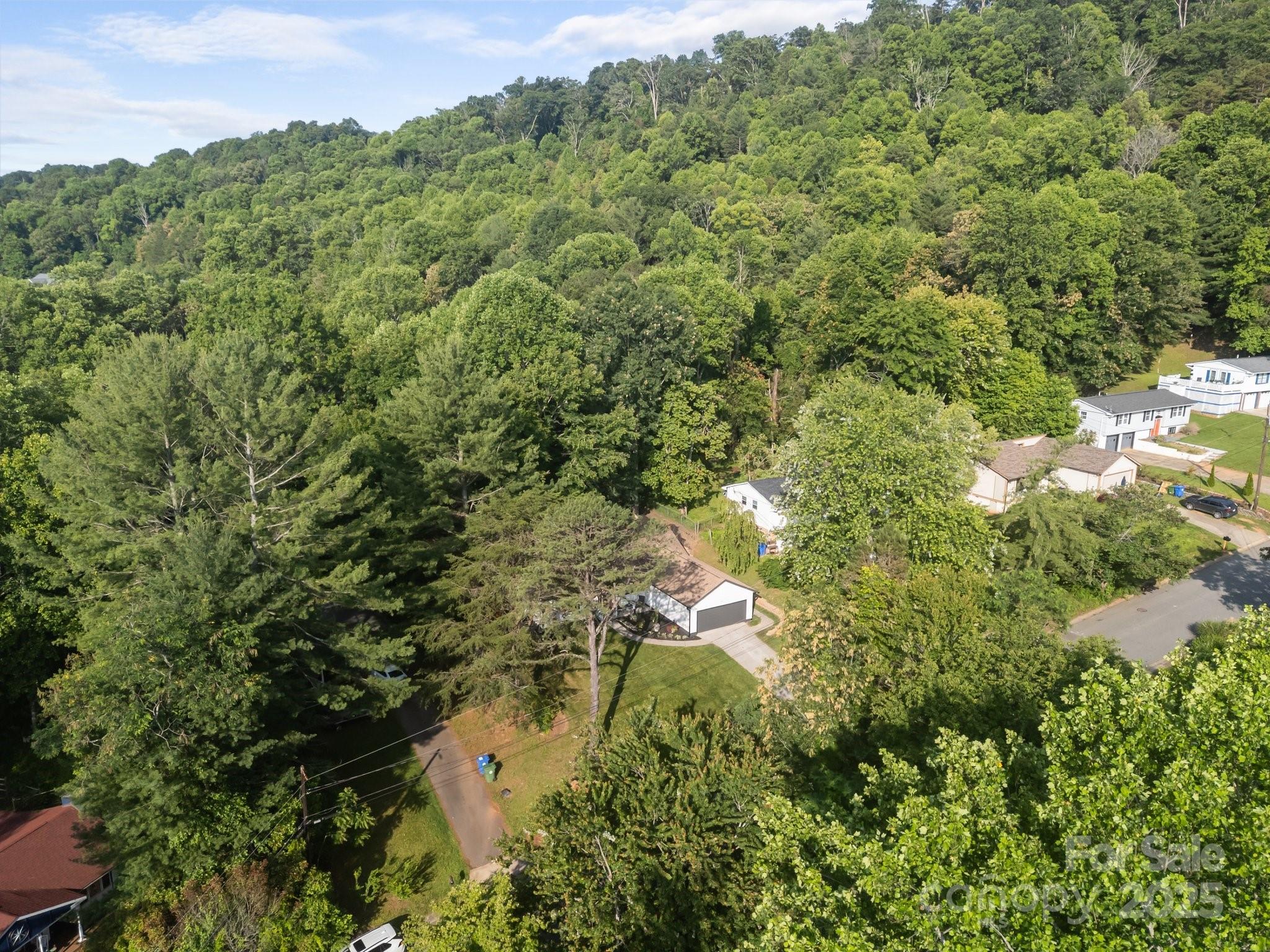 56 Wake Robin Way