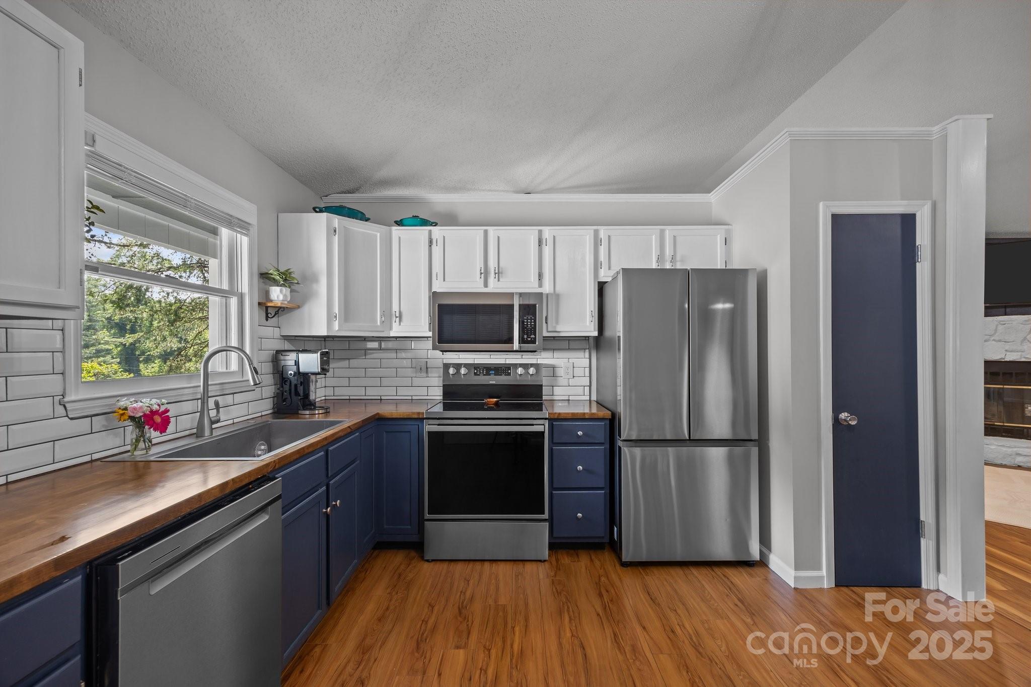 56 Wake Robin Way