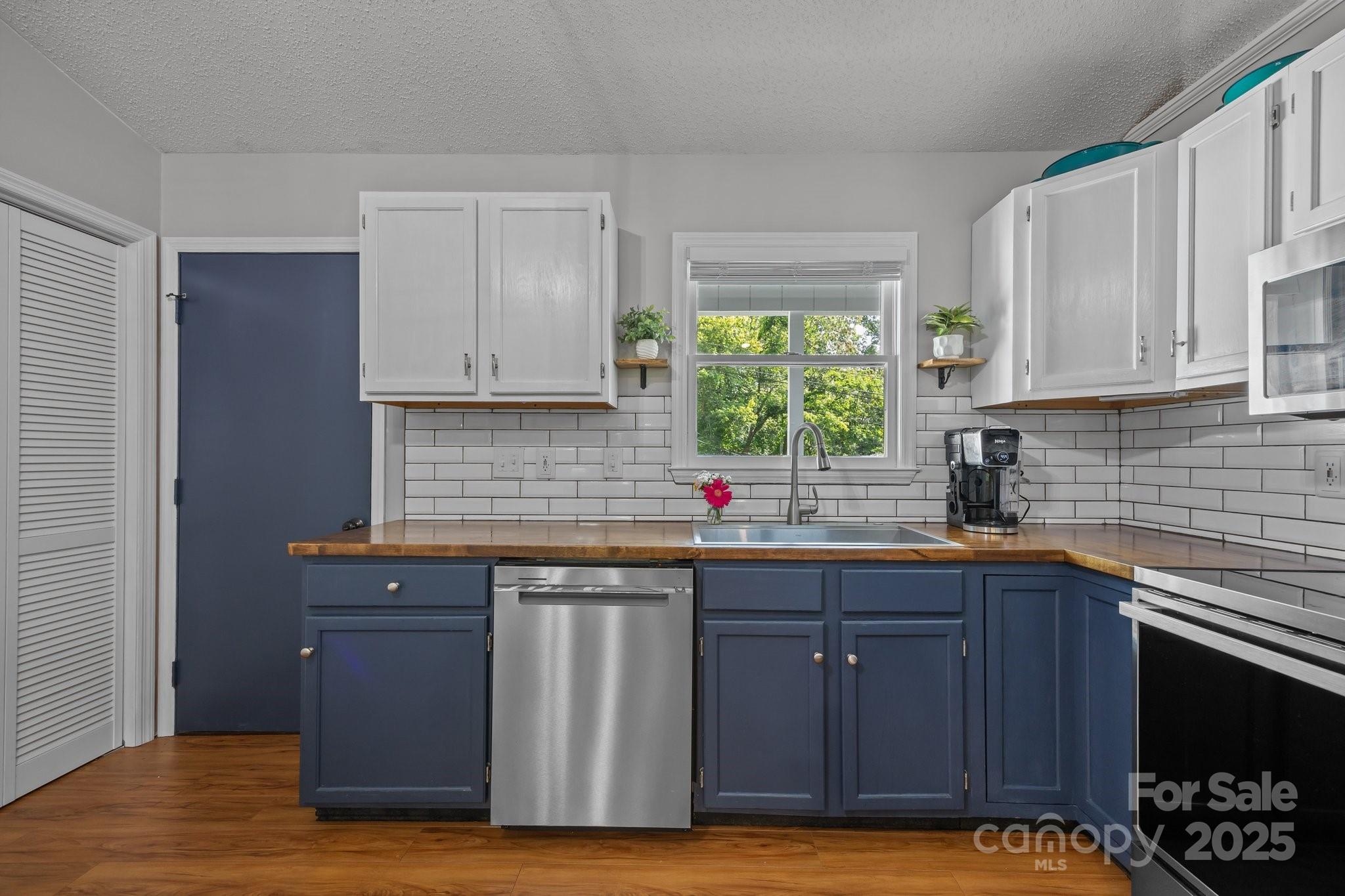 56 Wake Robin Way