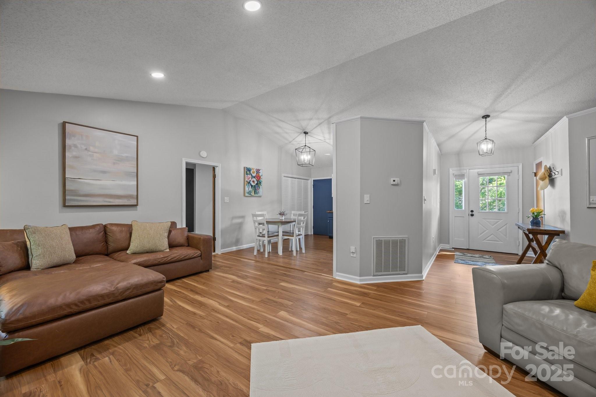 56 Wake Robin Way