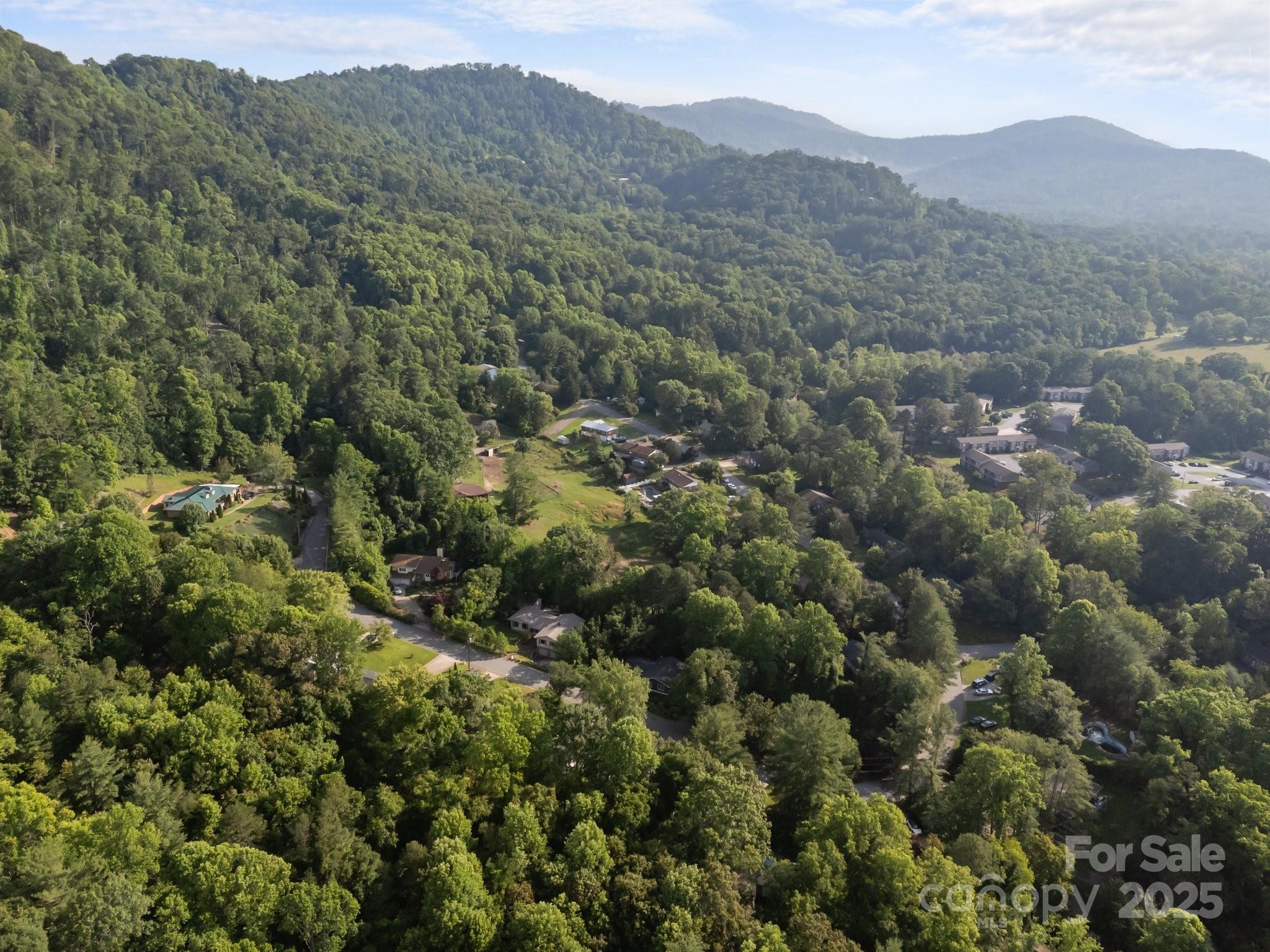 56 Wake Robin Way