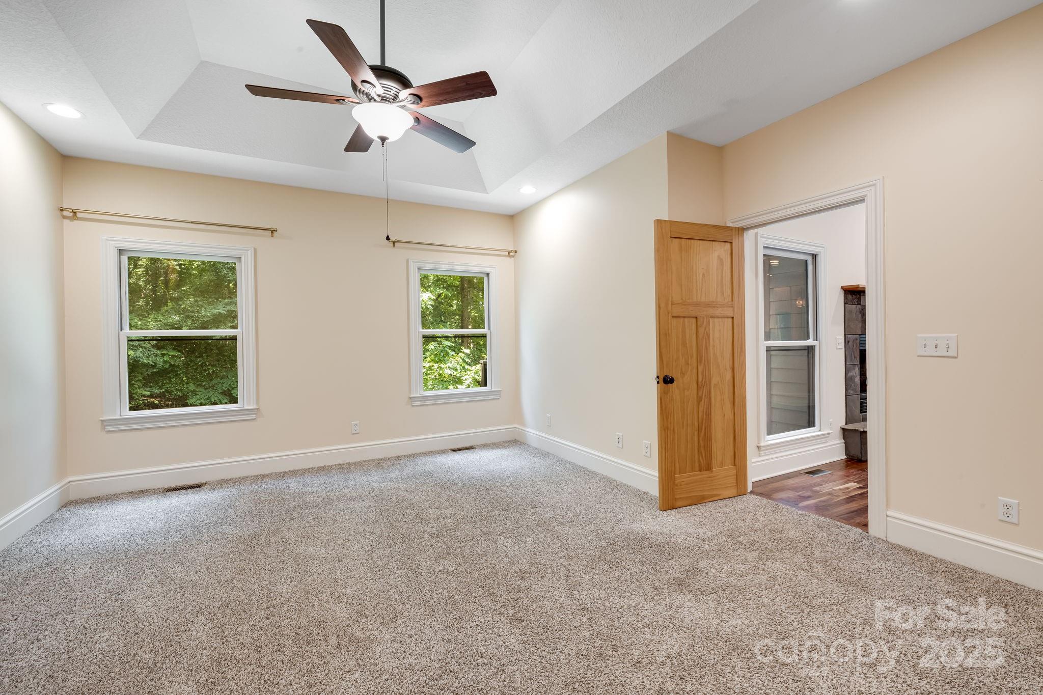 6 Woodland Road W