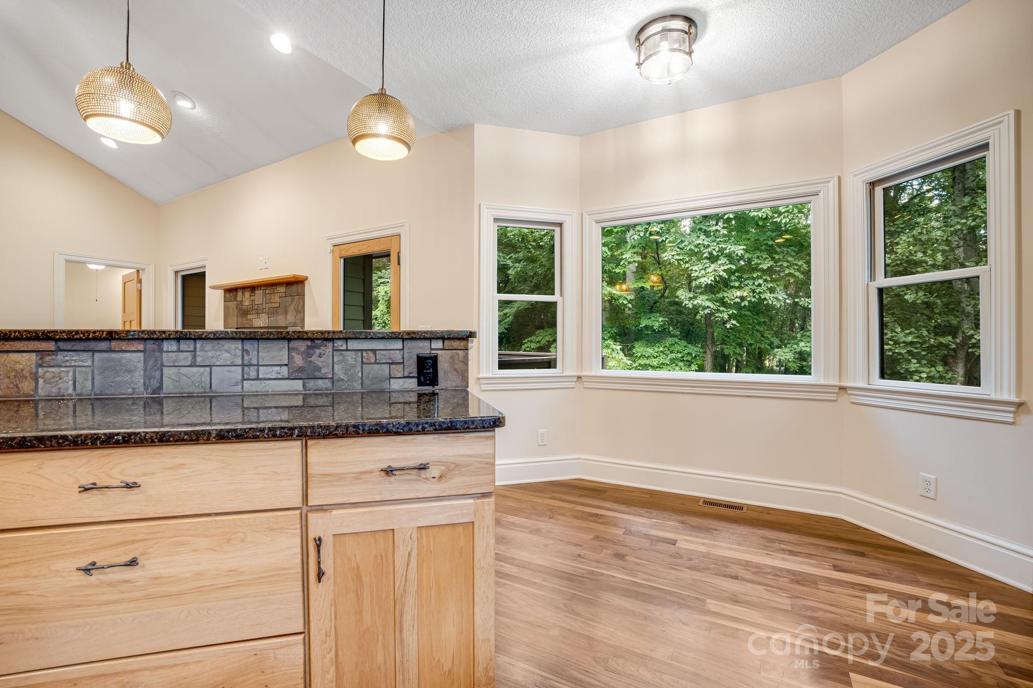 6 Woodland Road W