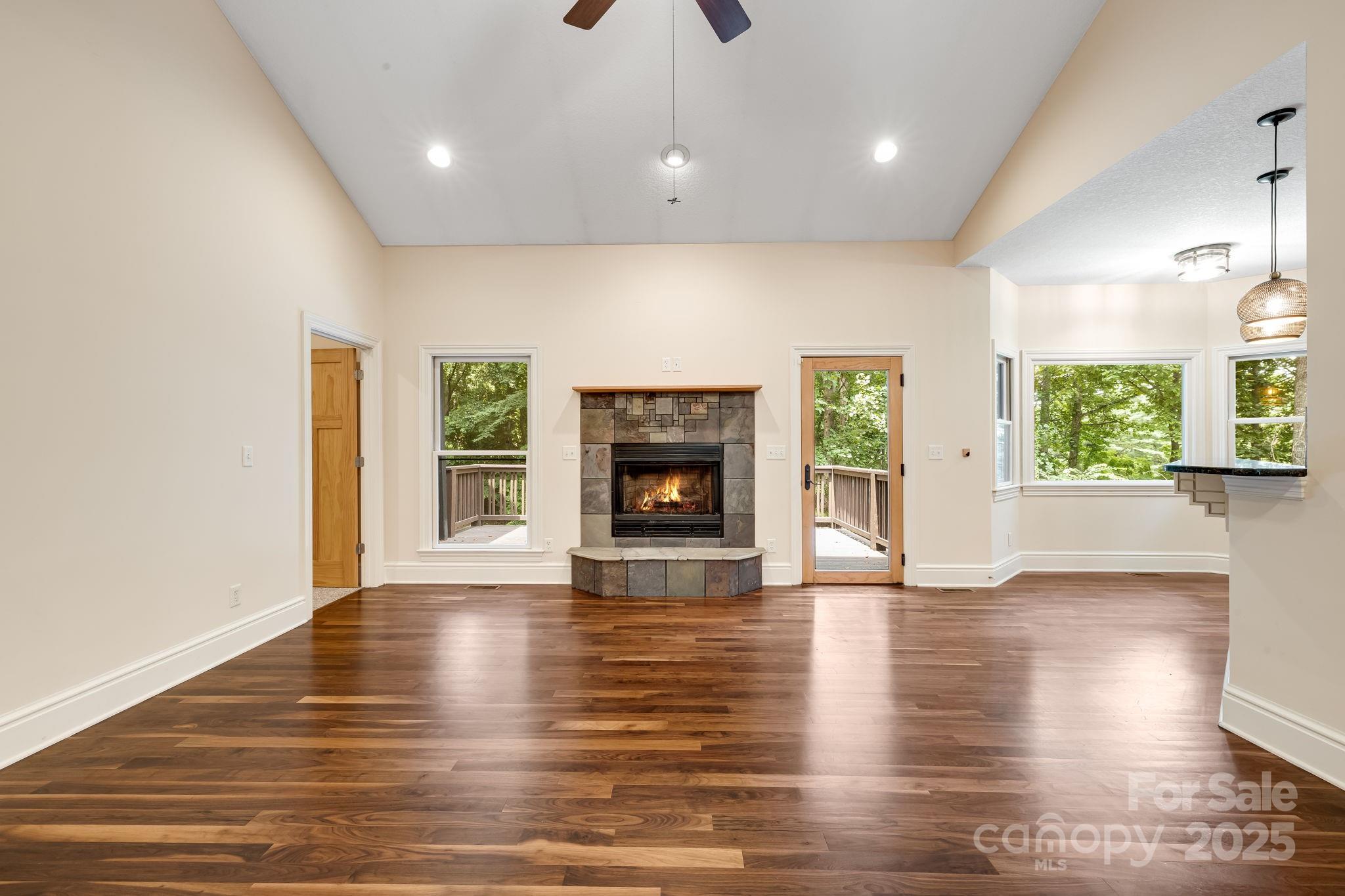 6 Woodland Road W