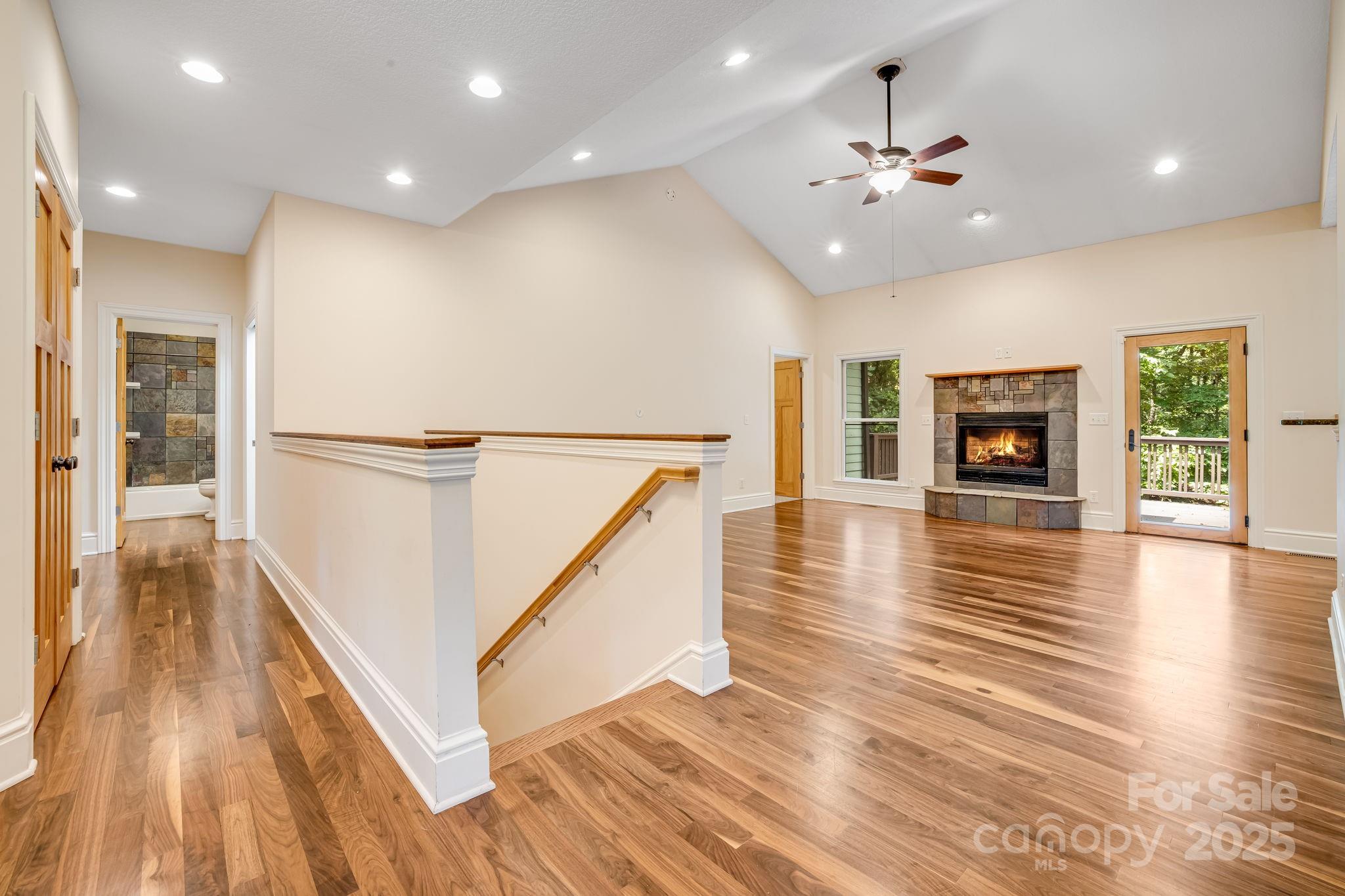 6 Woodland Road W