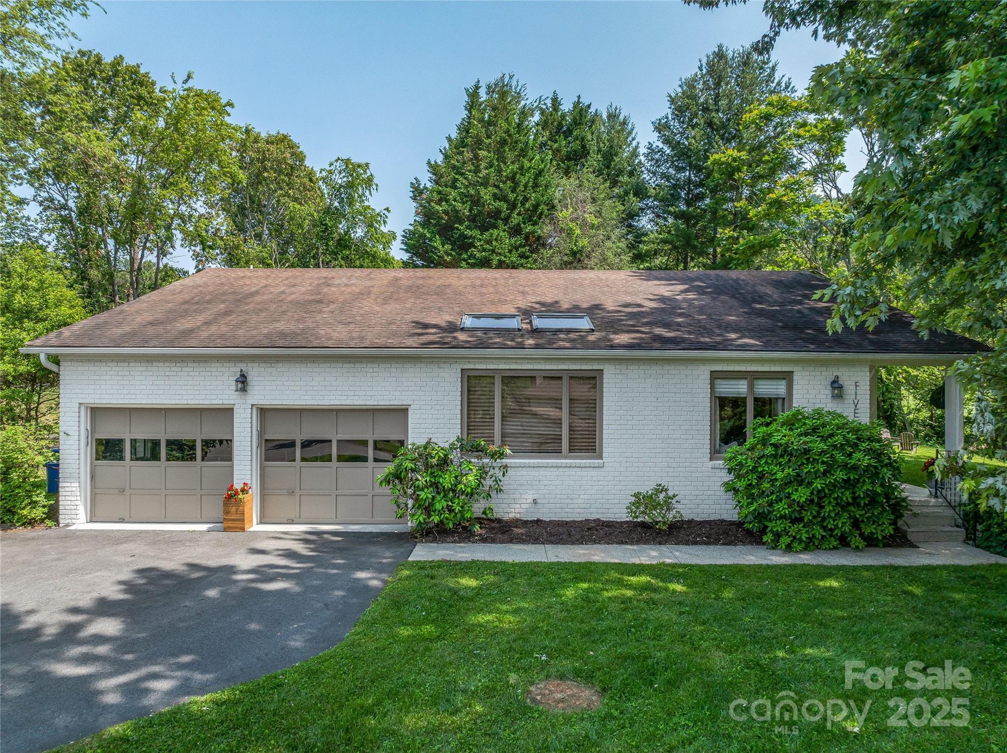 5 Lowry Lane