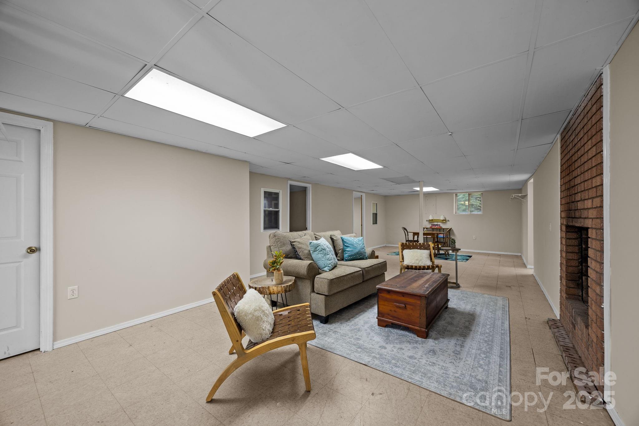 90 Knob Hill Road