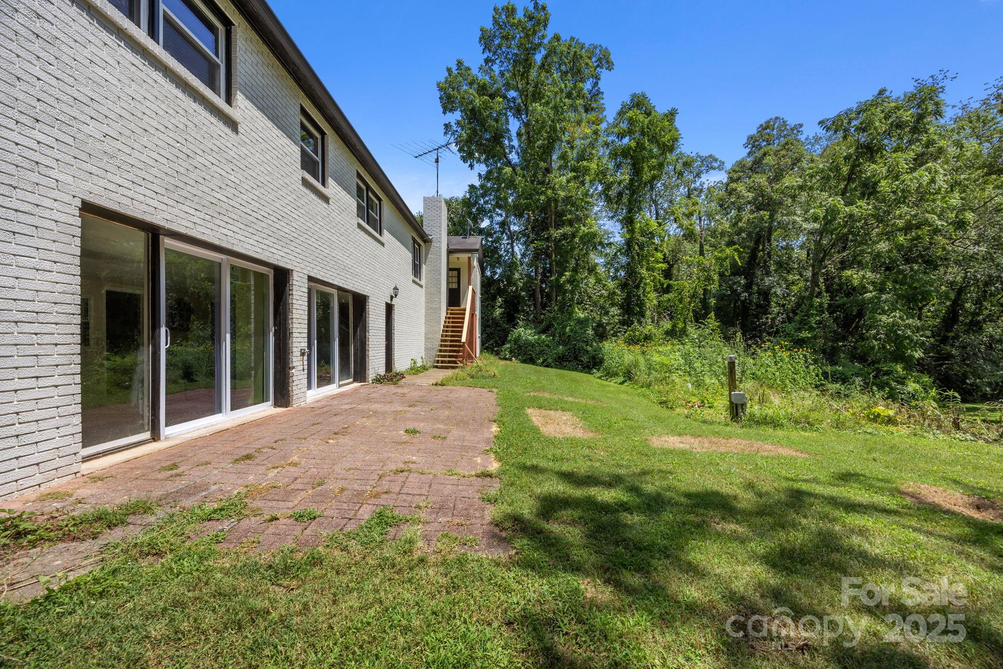 90 Knob Hill Road