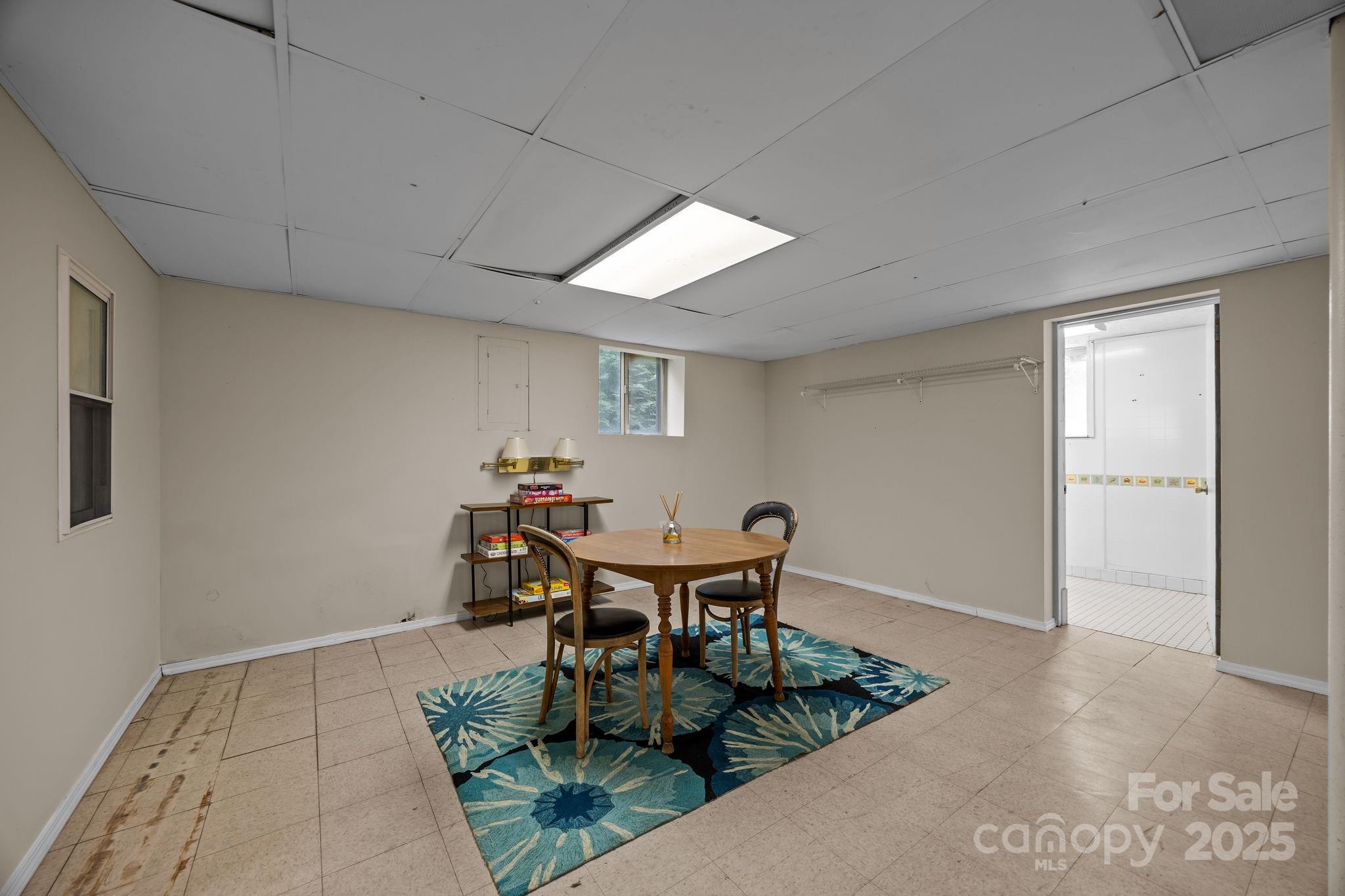 90 Knob Hill Road