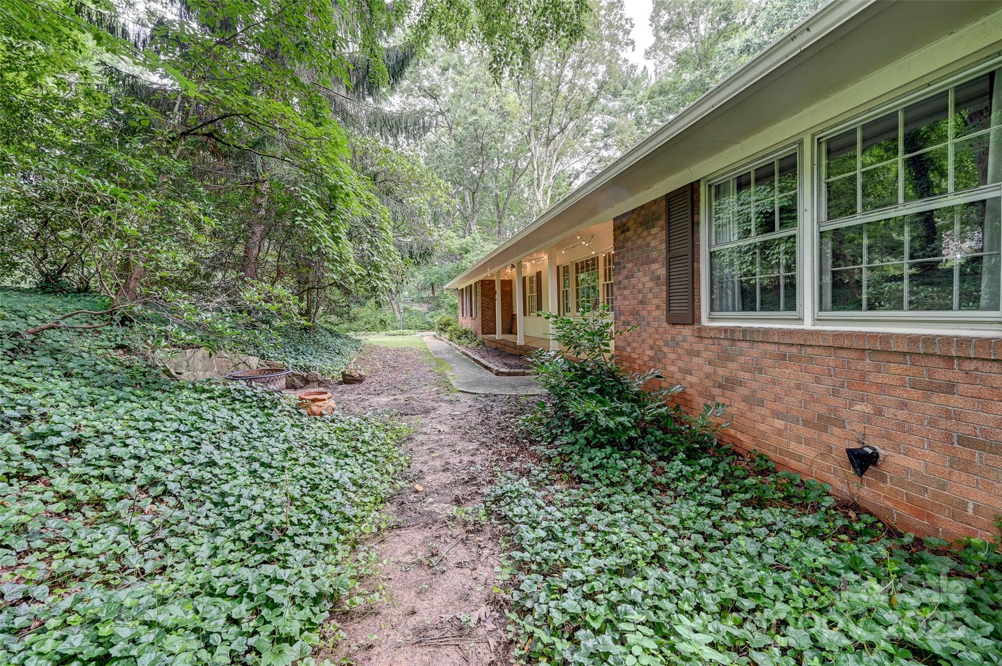 8 Mayfair Drive