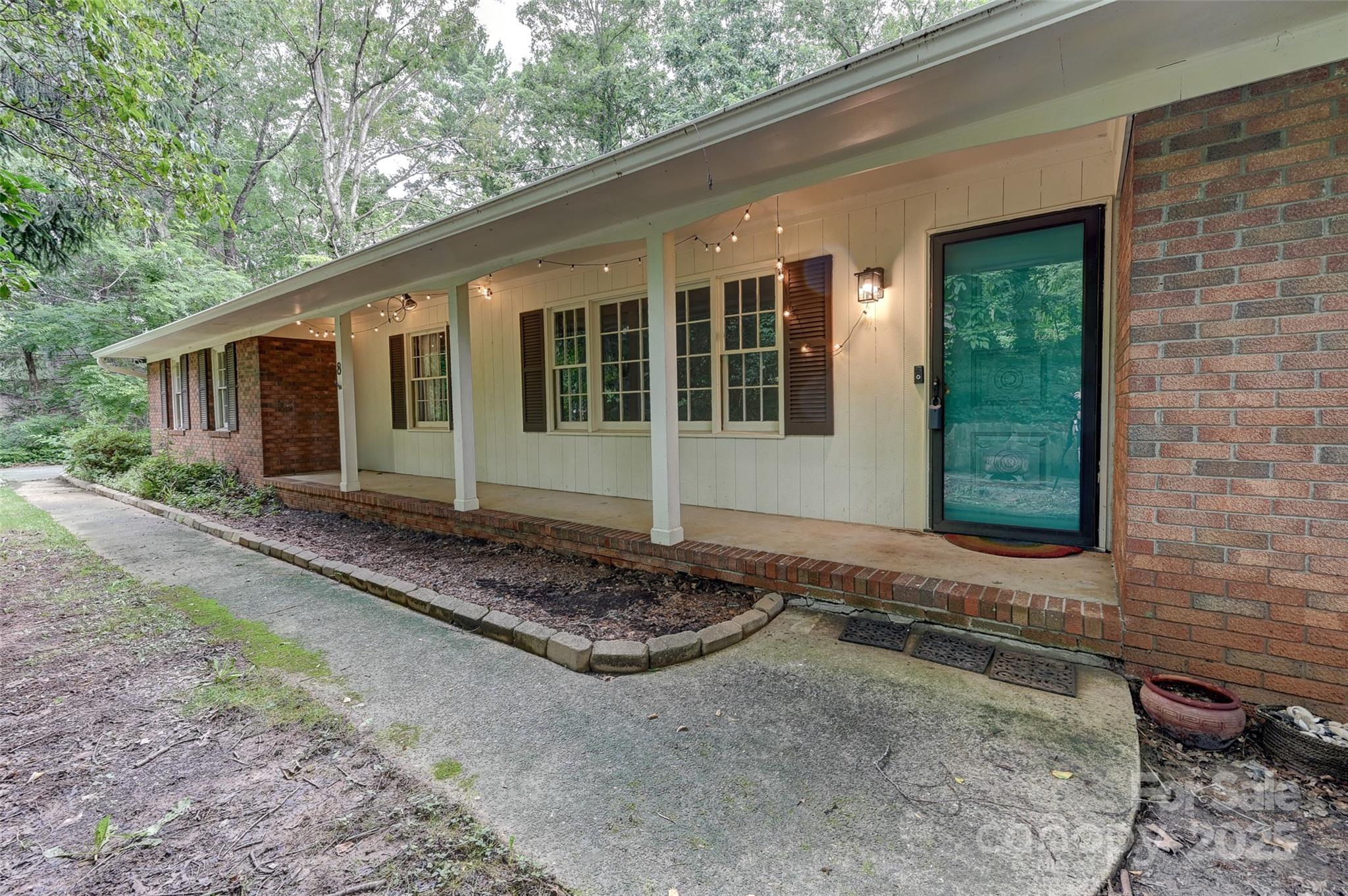8 Mayfair Drive